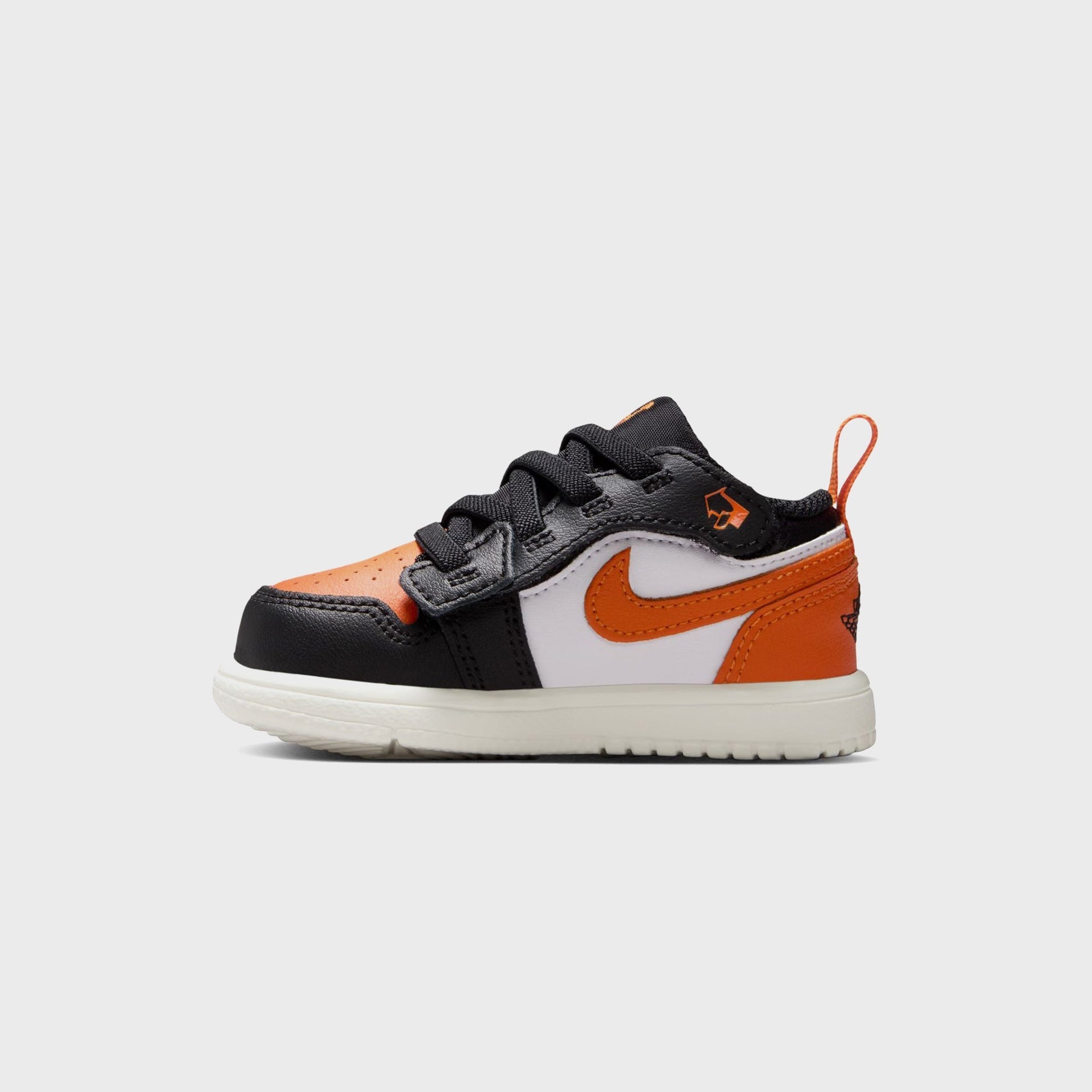 Jordan TD 1 Low ALT - Black / Starfish / White / Sail