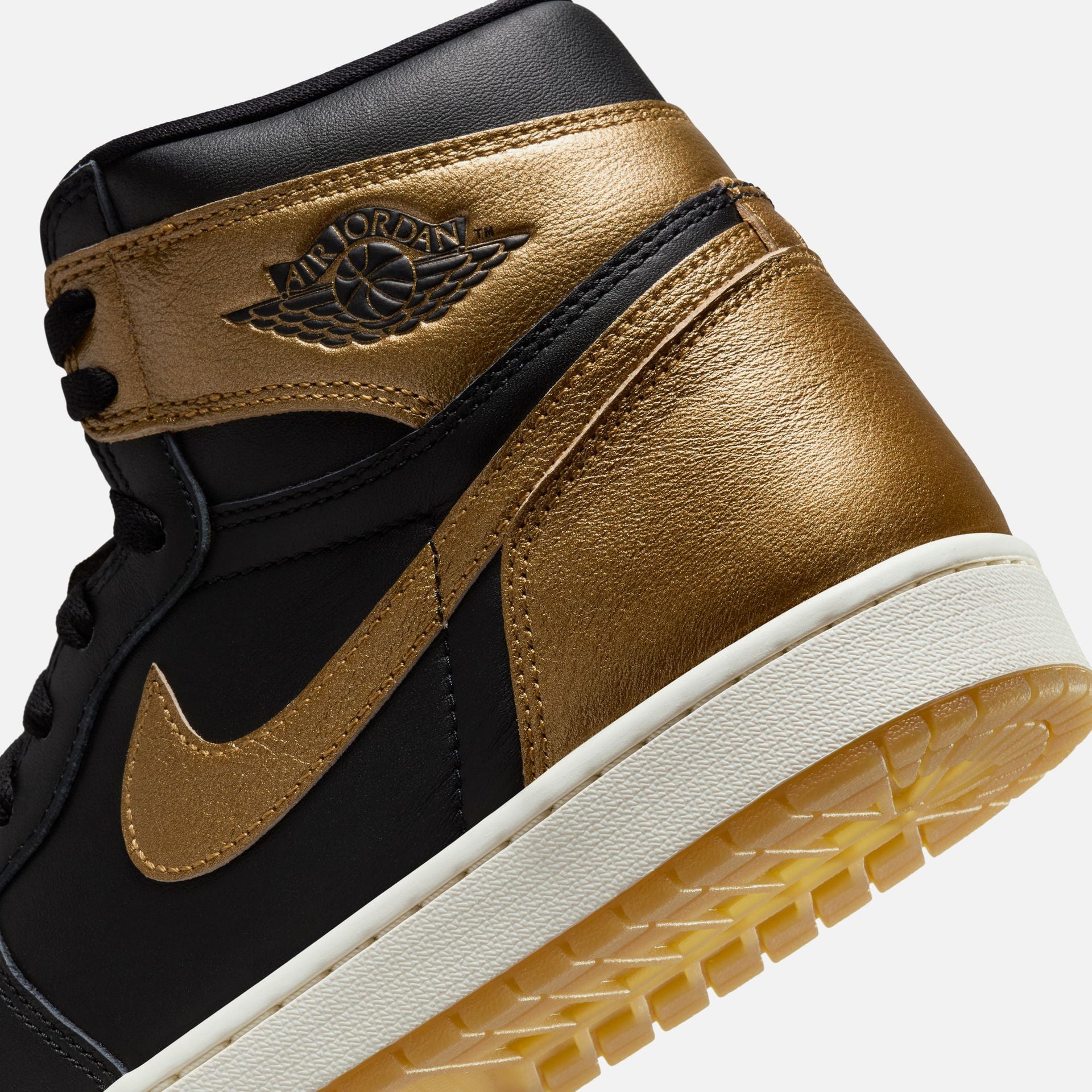 Nike Air Jordan 1 Retro High OG Remastered - Black / Metallic Gold / Sail