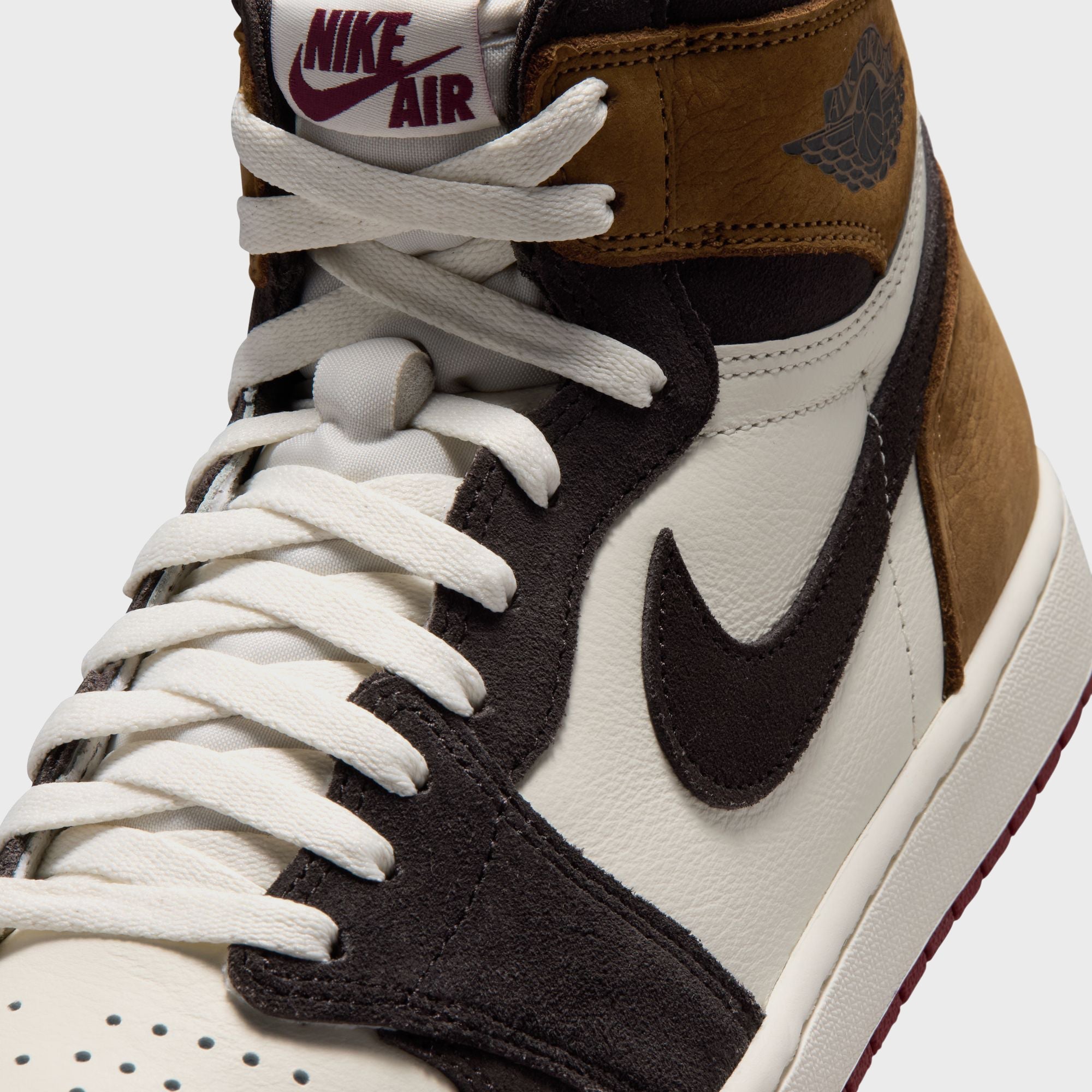 Jordan Air Jordan 1 High OG - Shadow Brown / Soft Pearl / Light