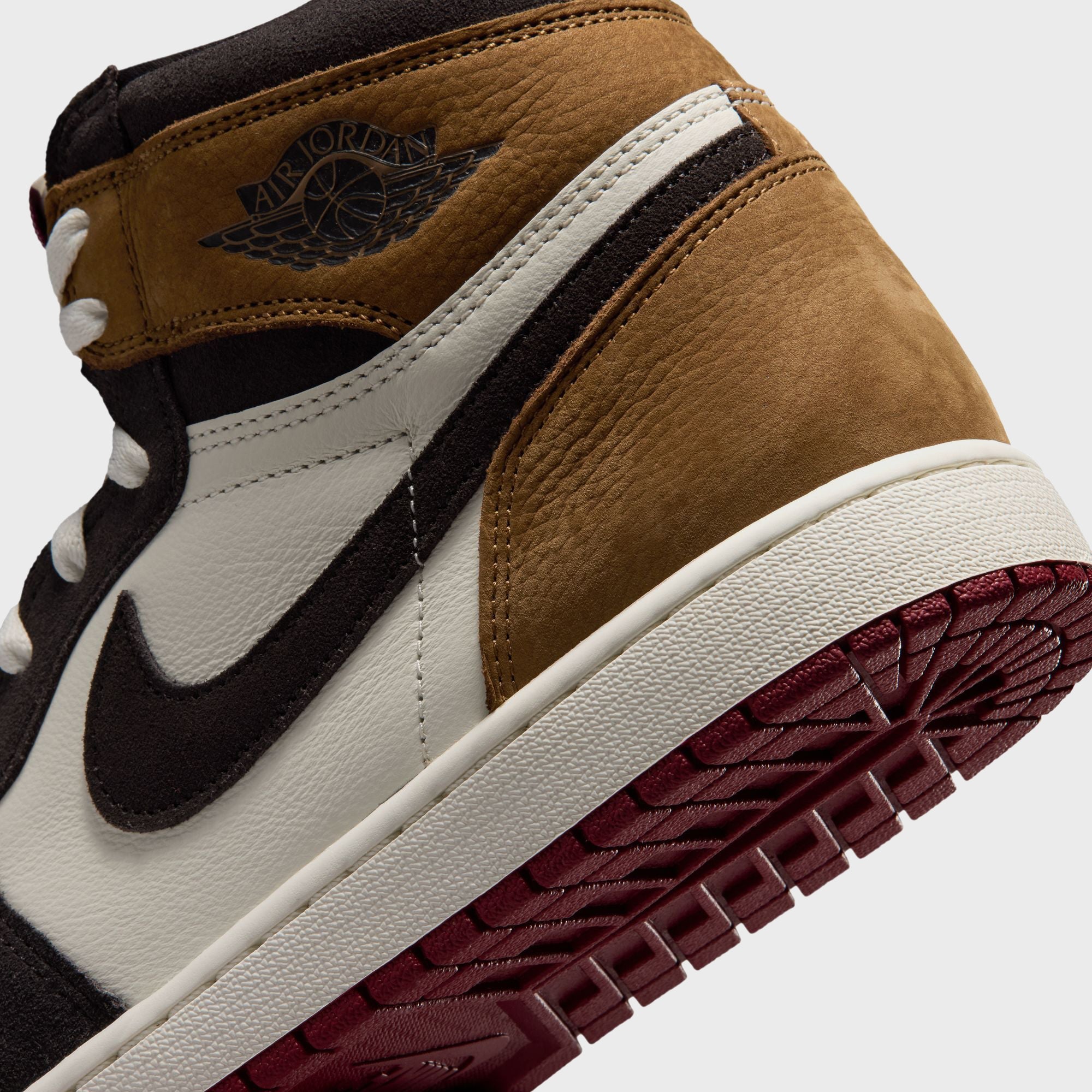 Jordan Air Jordan 1 High OG - Shadow Brown / Soft Pearl / Light