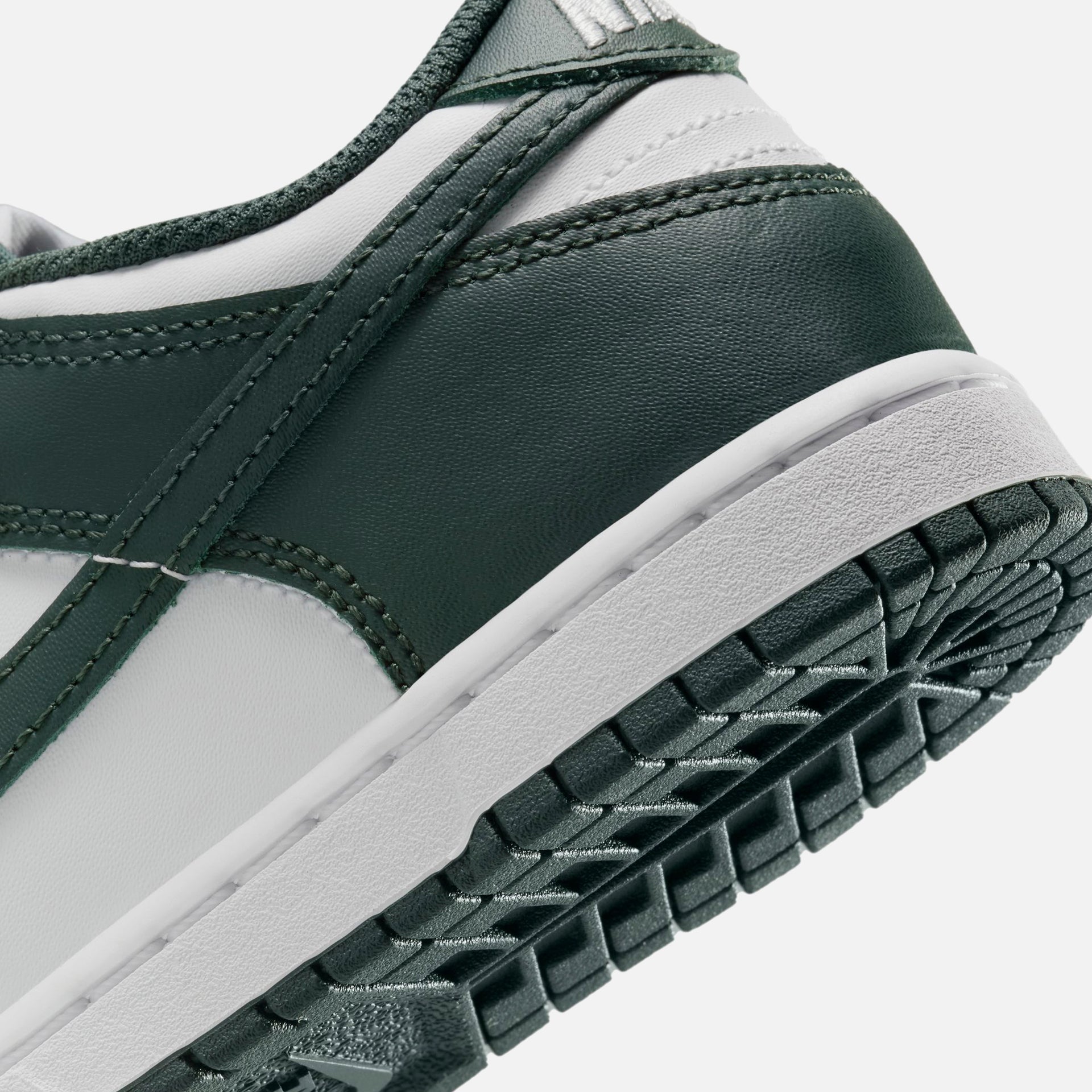 Nike Pre-School Dunk Low - White / Vintage Green