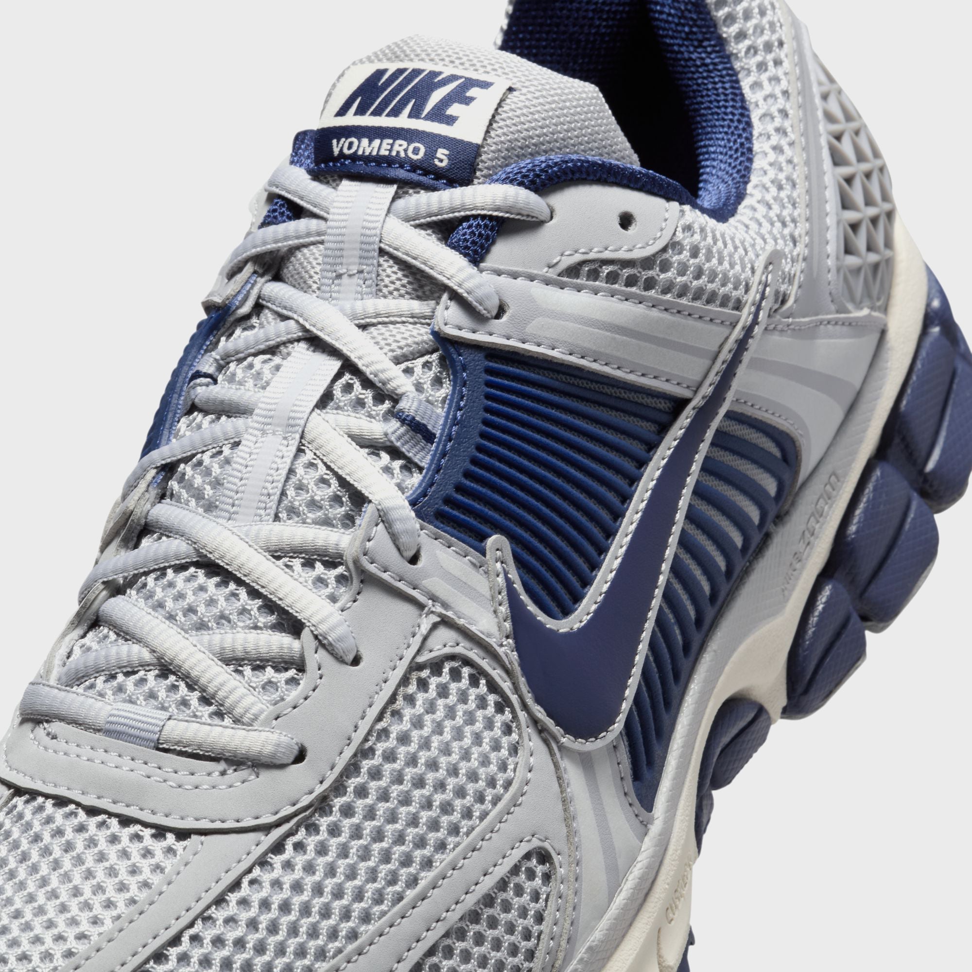 Nike Zoom Vomero 5 - Vast Grey / Wolf Grey / Pale Ivory / Blue