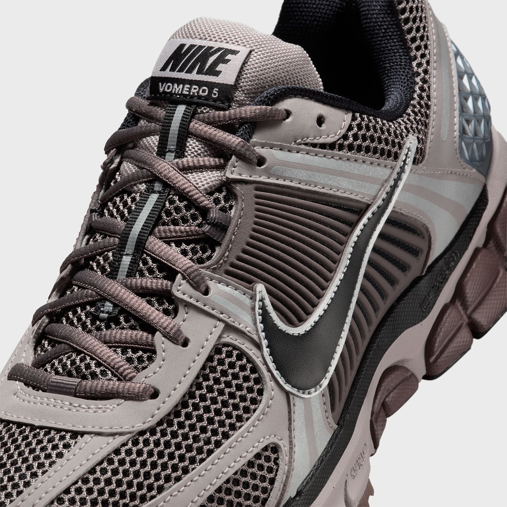 Nike Zoom Vomero 5 - College Grey / Black / Cave Stone – Kith Canada