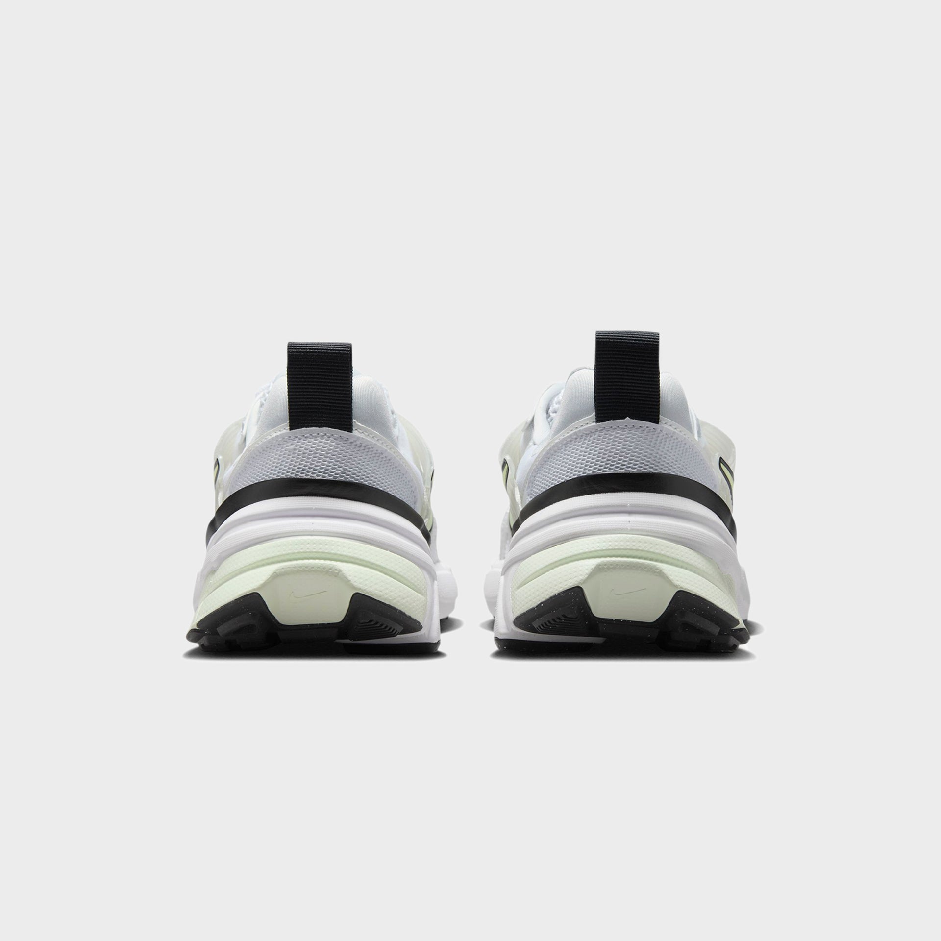 Nike WMNS V2K Run - White / Pure Platinum / Summit White / Volt Tint