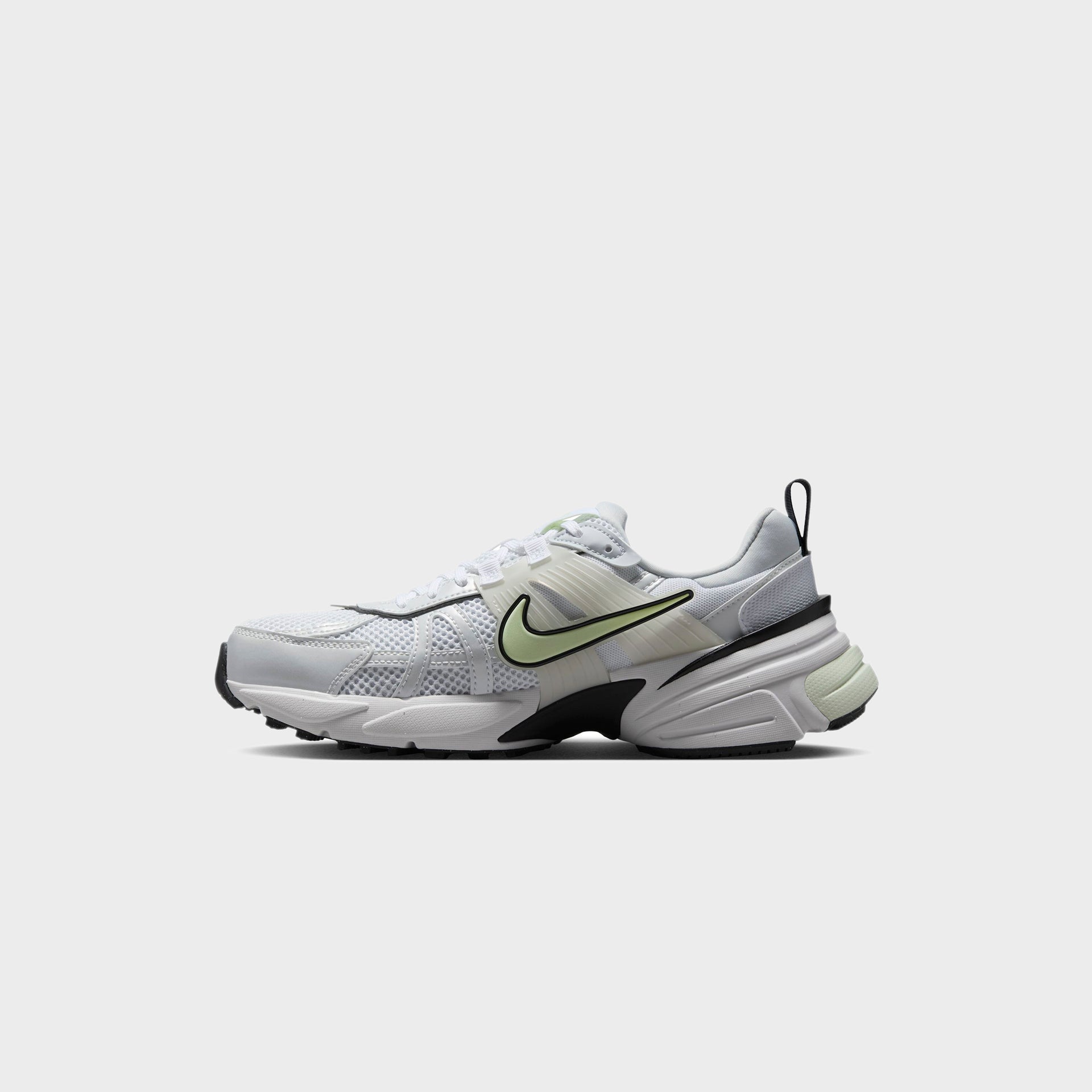 Nike WMNS V2K Run - White / Pure Platinum / Summit White / Volt Tint