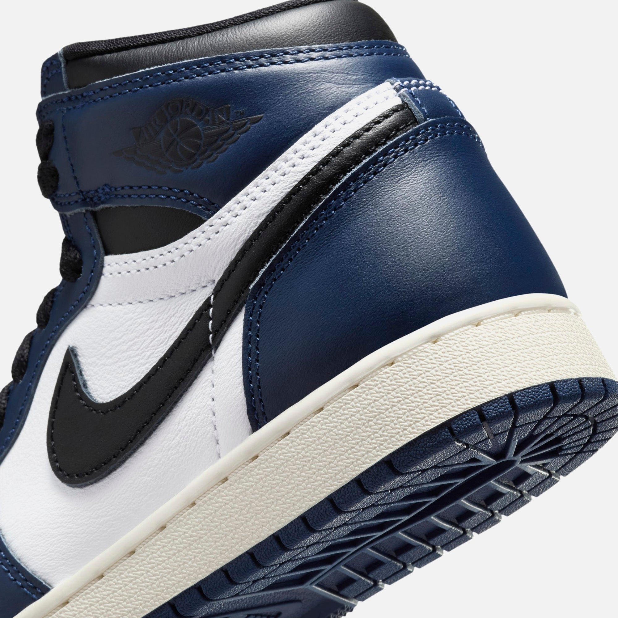シューズ(女性用) AIR JORDAN 1 RETRO HIGH OG GS MIDNIGHT Jordan GS Air Jordan 1 Retro High OG - Midnight Navy / Black