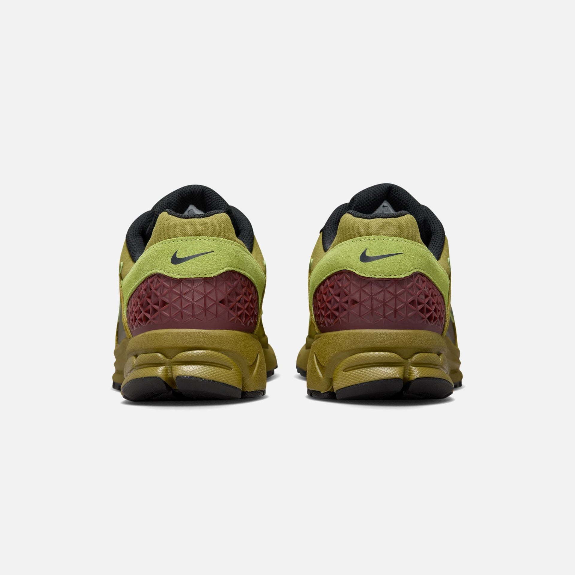 Nike Zoom Vomero 5 - Pacific Moss / Black / Pear
