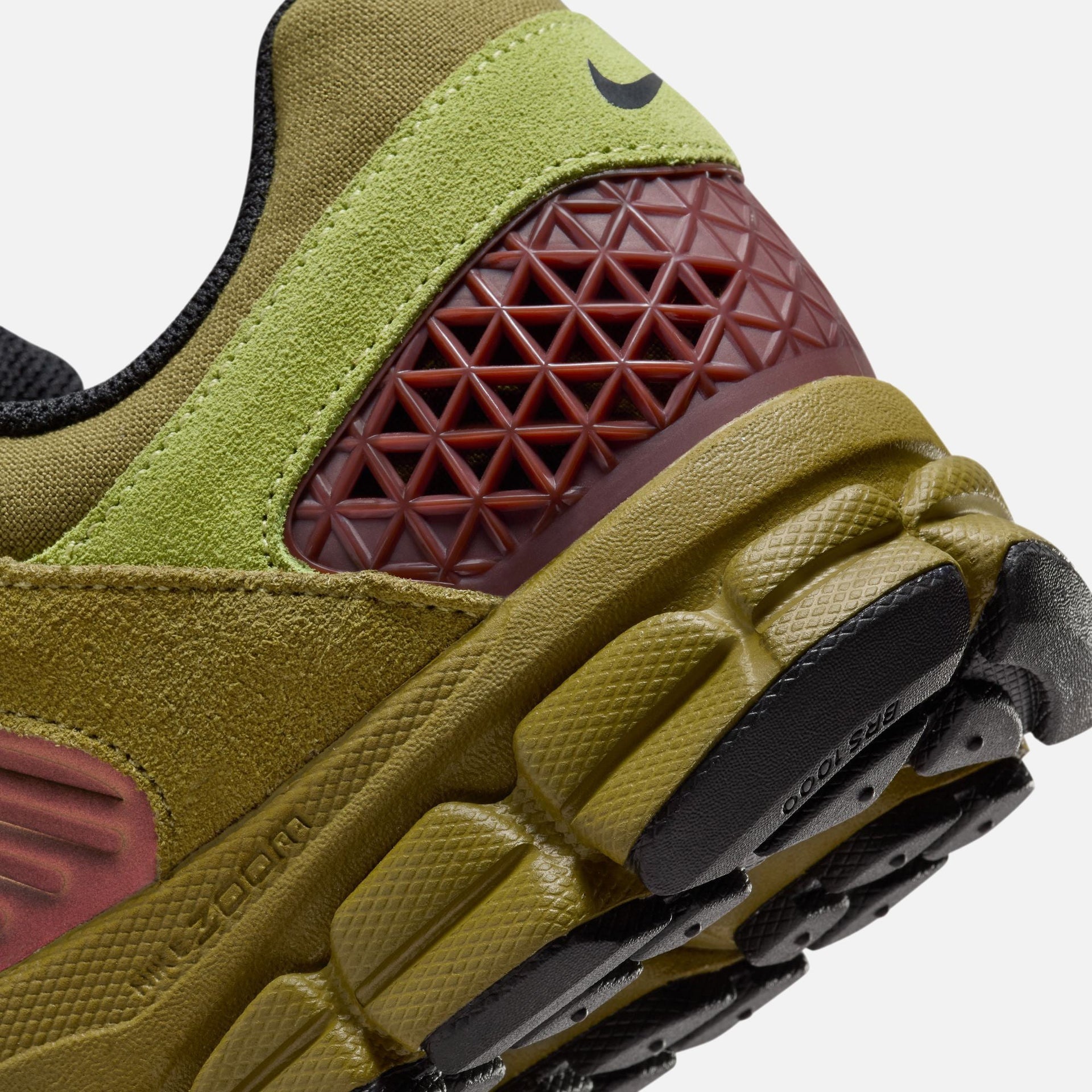 Nike Zoom Vomero 5 - Pacific Moss / Black / Pear