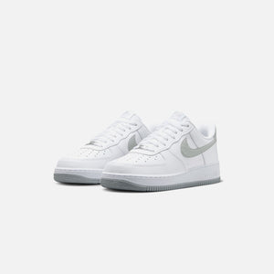 Nike Air Force 1 `07 - White / Light Smoke Grey / White