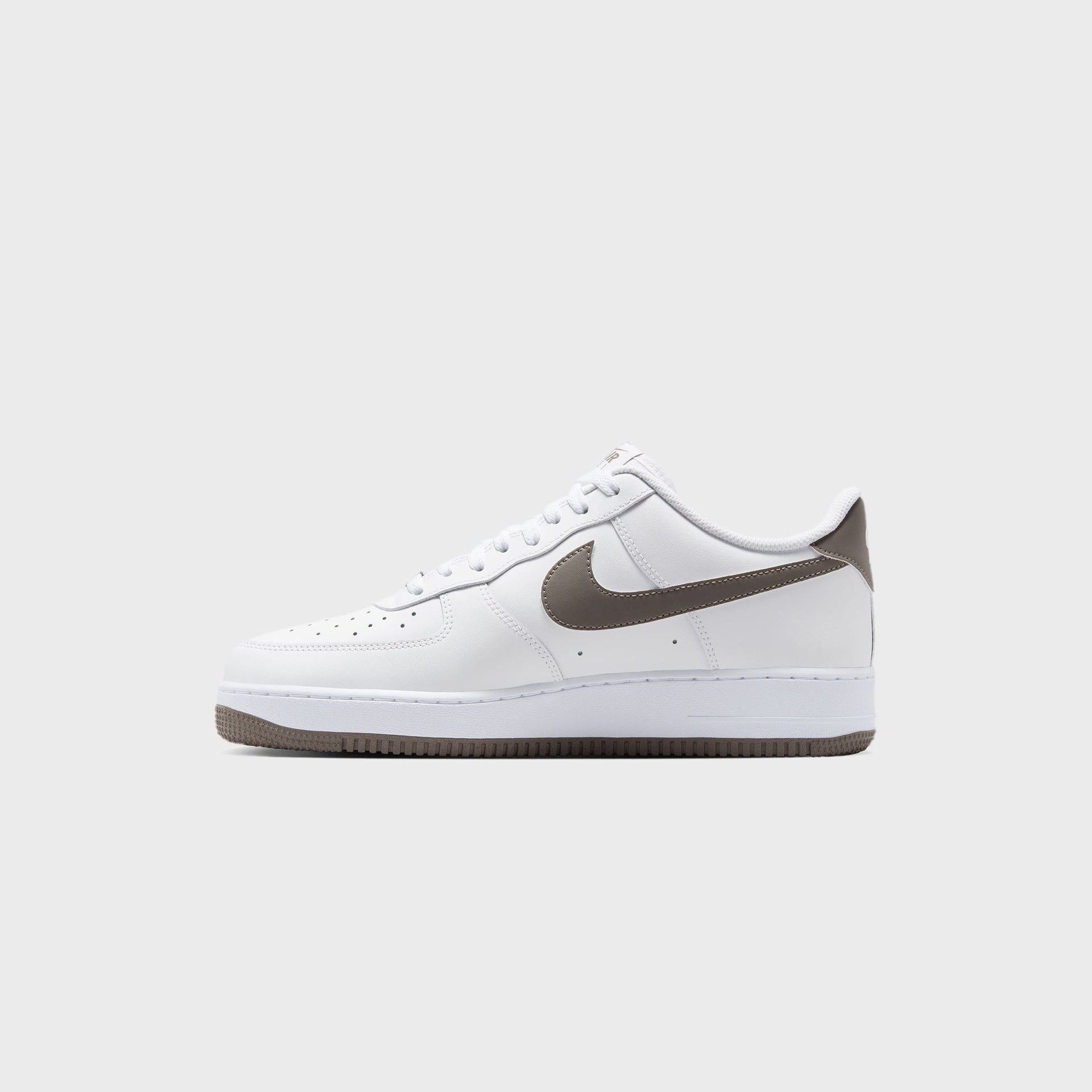 Nike Air Force 1 '07 - White / Cave Stone