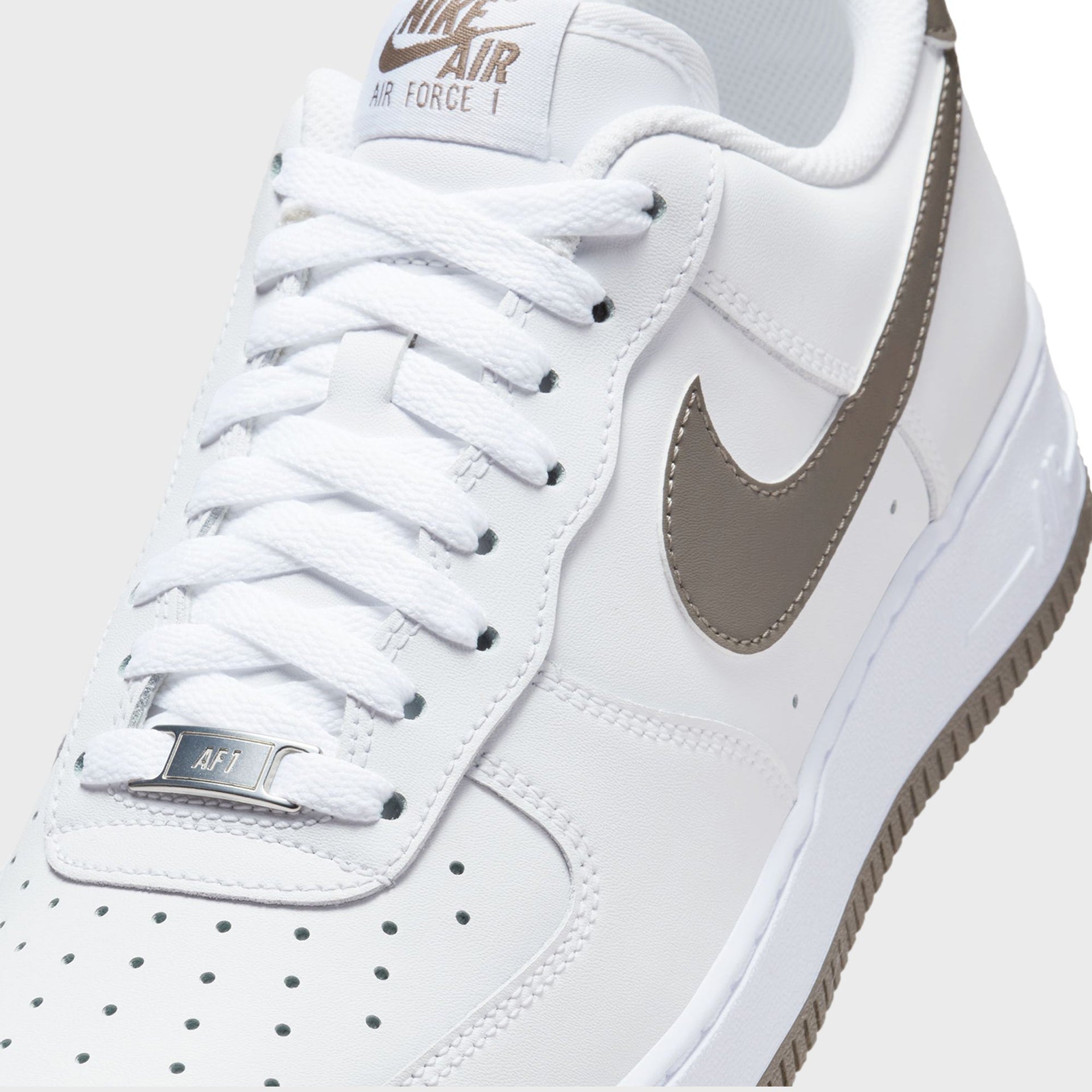 Nike Air Force 1 '07 - White / Cave Stone