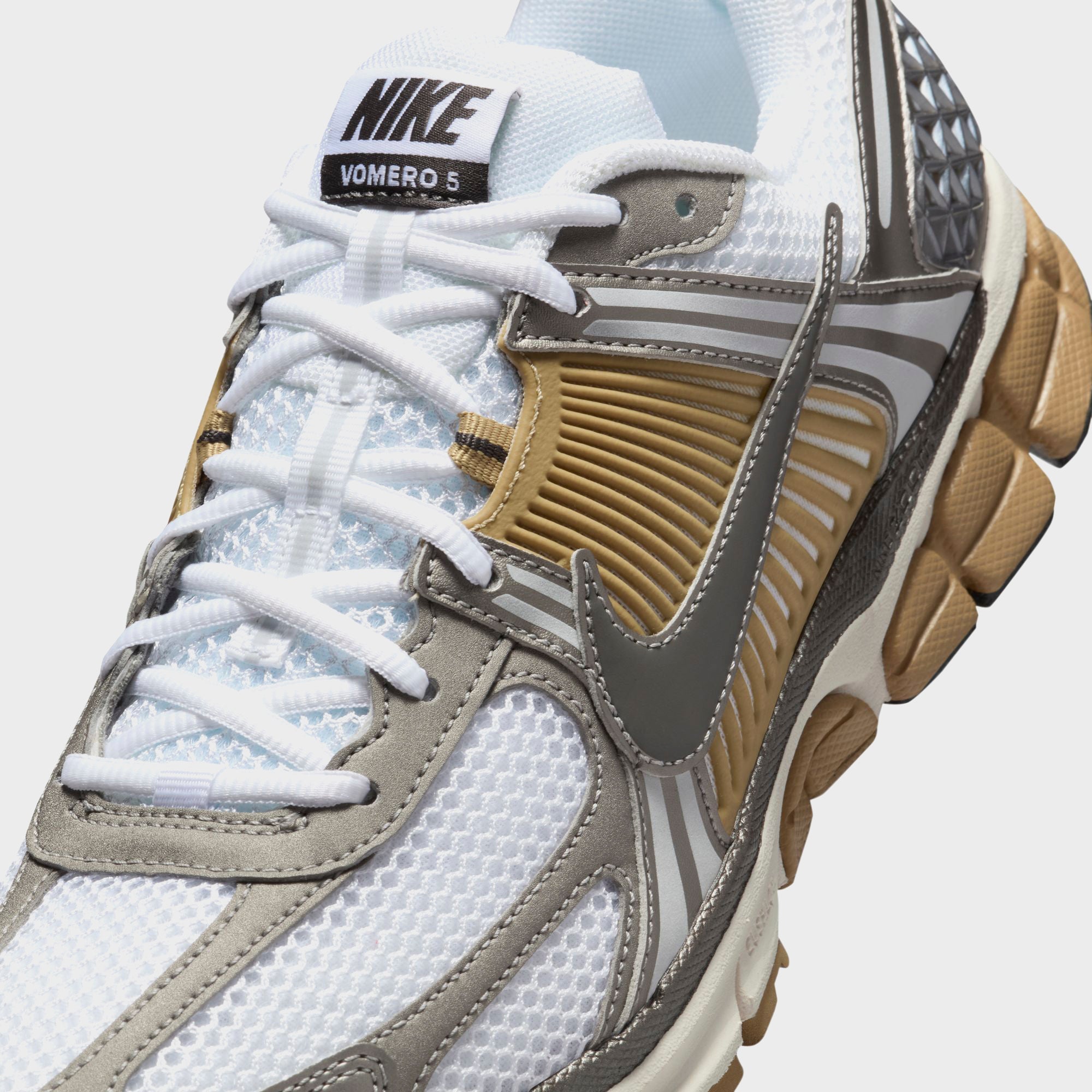 Nike Zoom Vomero 5 - Metallic Pewter / Parachute Beige