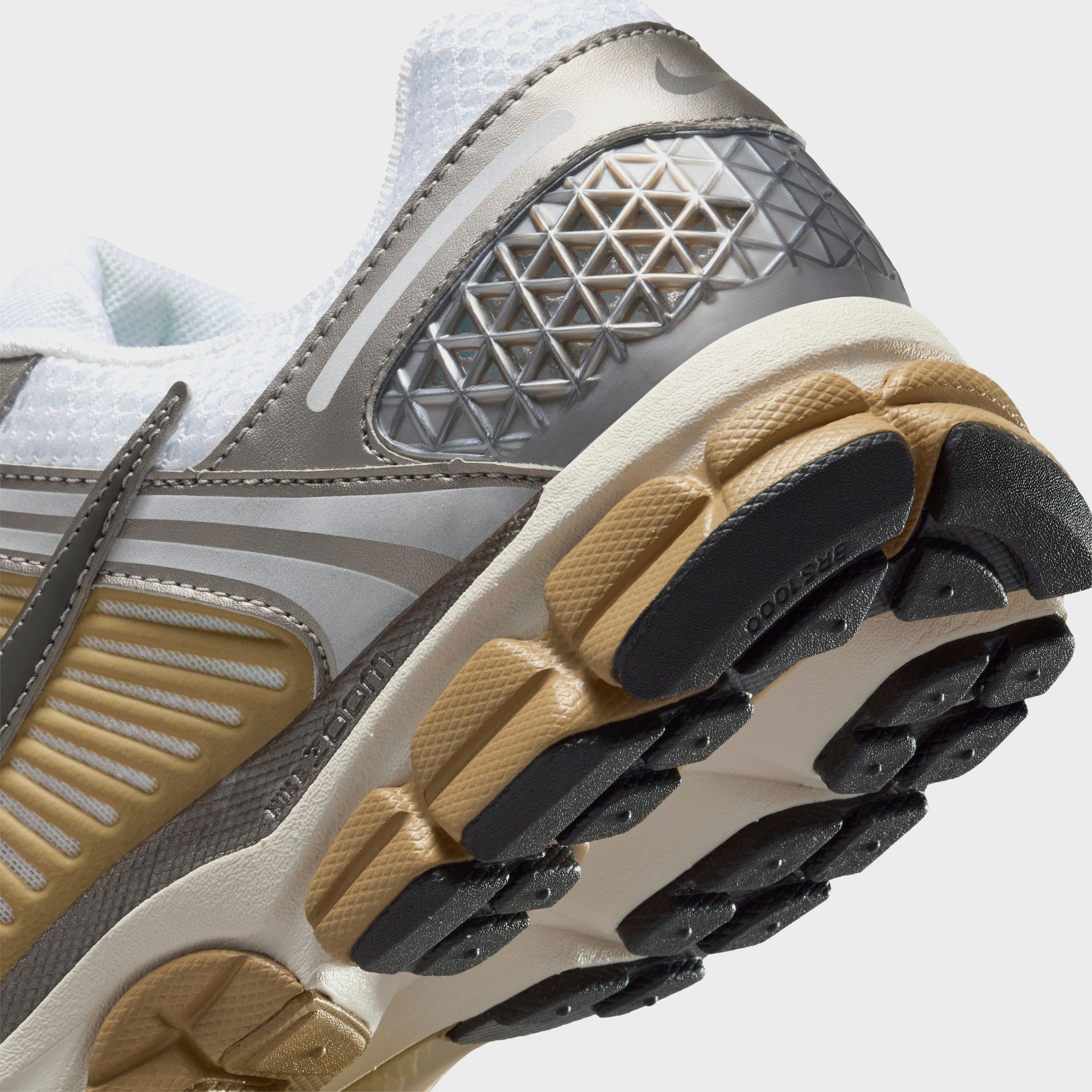 Nike Zoom Vomero 5 - Metallic Pewter / Parachute Beige / White / Medium Ash