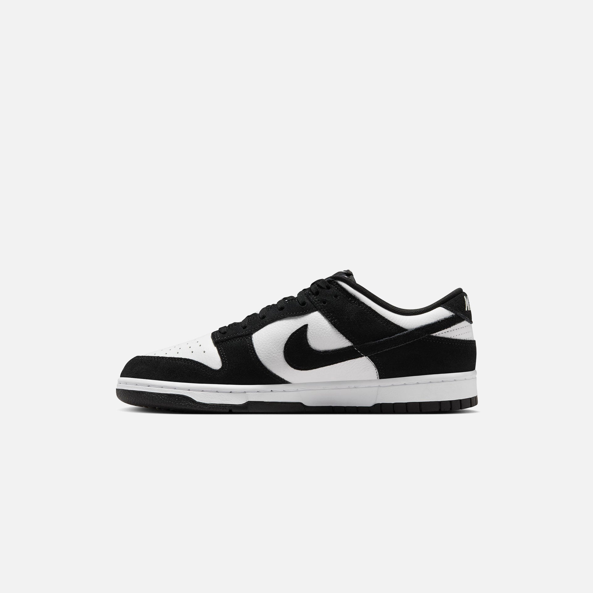 Nike Dunk Low Retro SE - White / Black