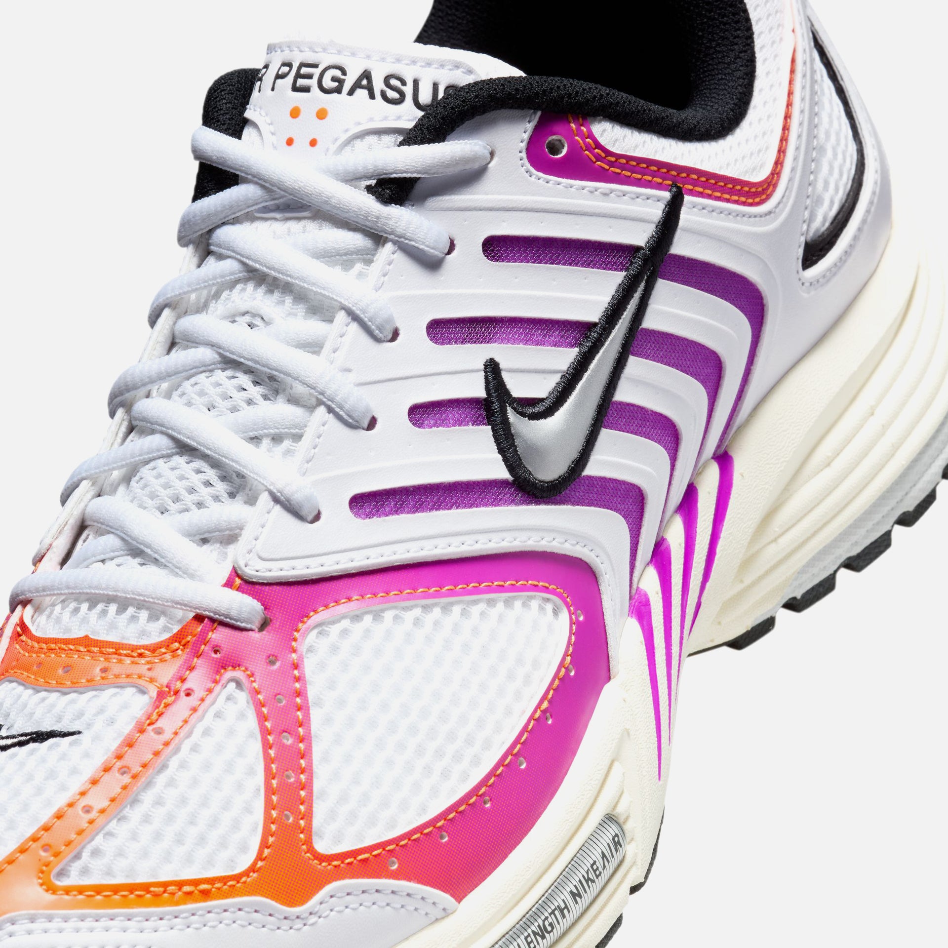 Nike Air WMNS Pegasus 2K5 - Edge White / Chrome / Total Orange / Hyper Violet