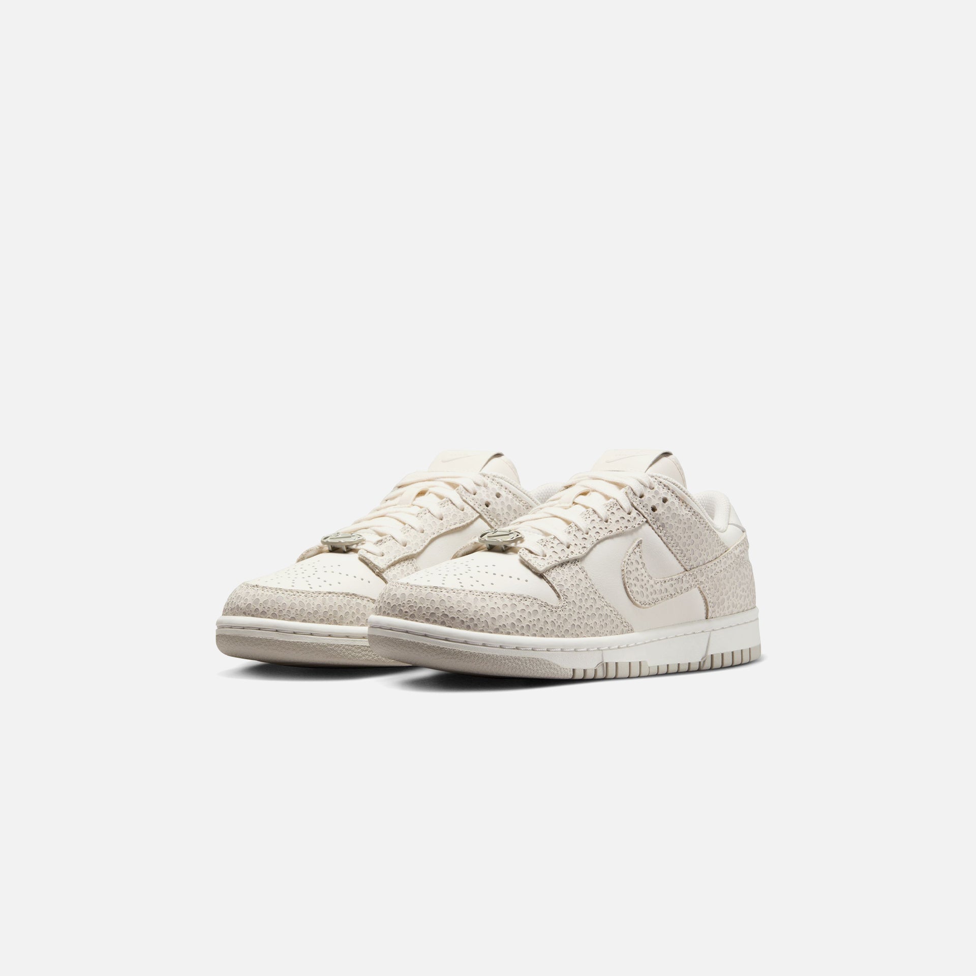 Nike WMNS Dunk Low PRM - Phantom / Photon Dust / Light Smoke Grey