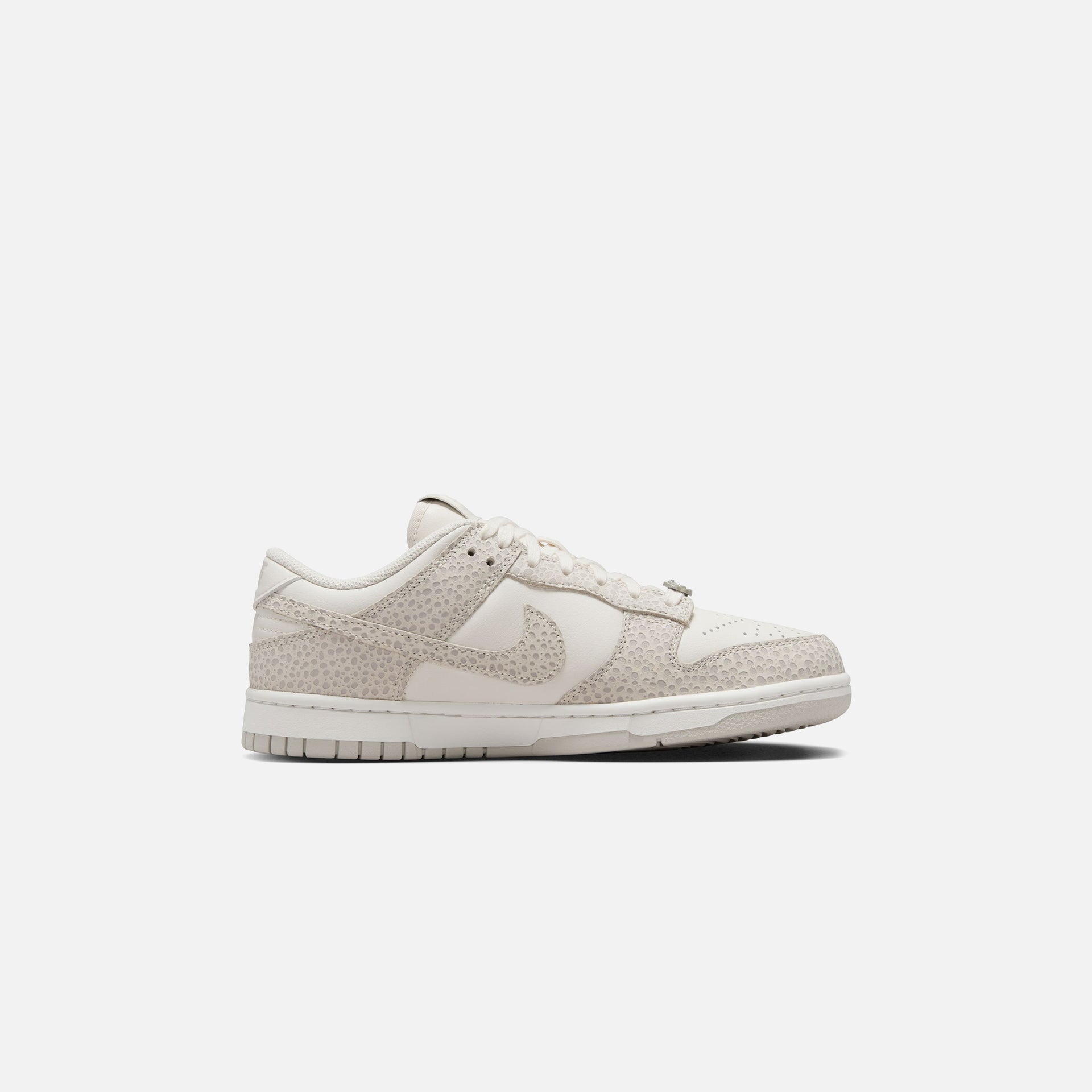 Nike WMNS Dunk Low Premium Olympic - Phantom / Photon Dust / Light Smoke Grey / Sail