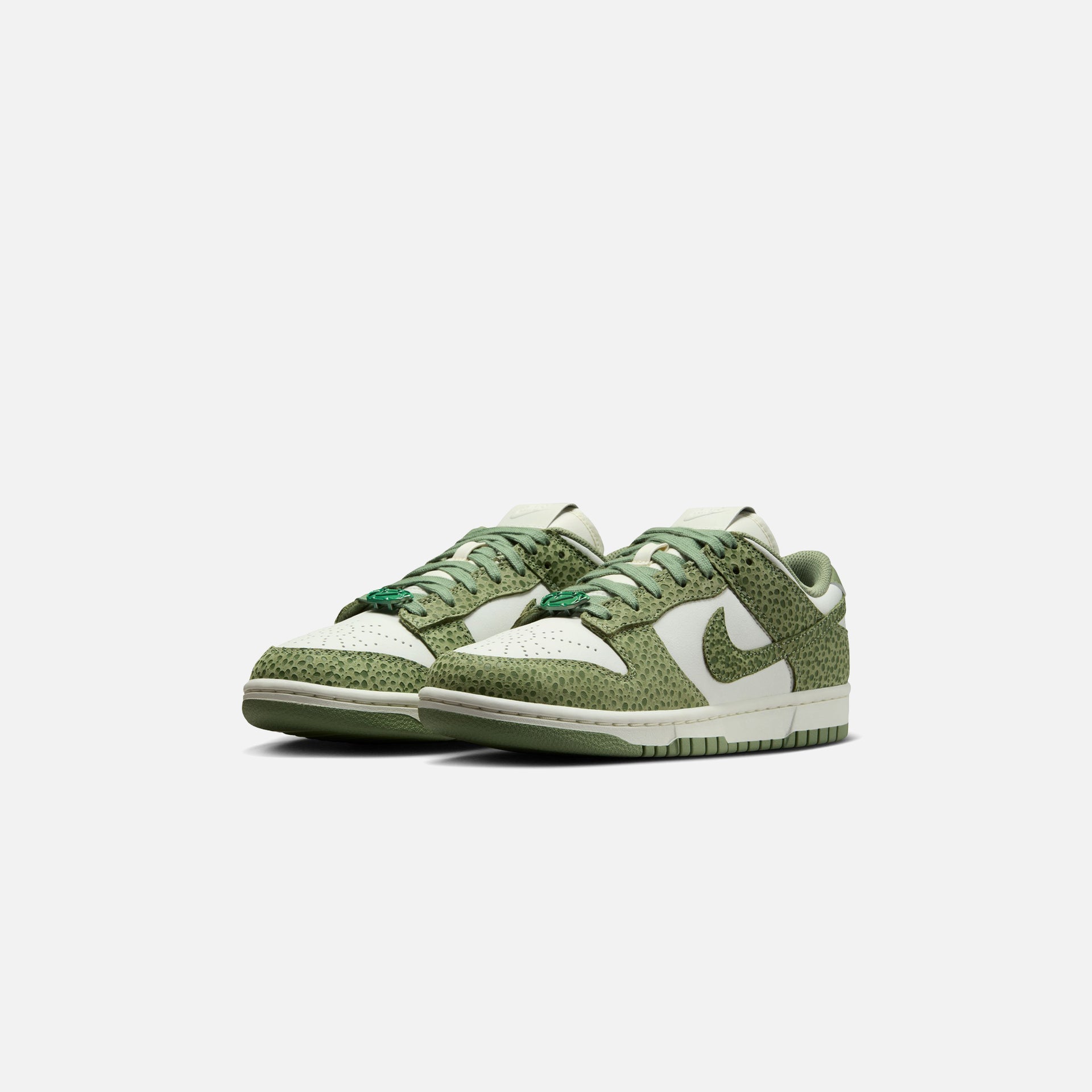 Nike WMNS Dunk Low PRM - Oil Green / Oil Green / Treeline / Sail