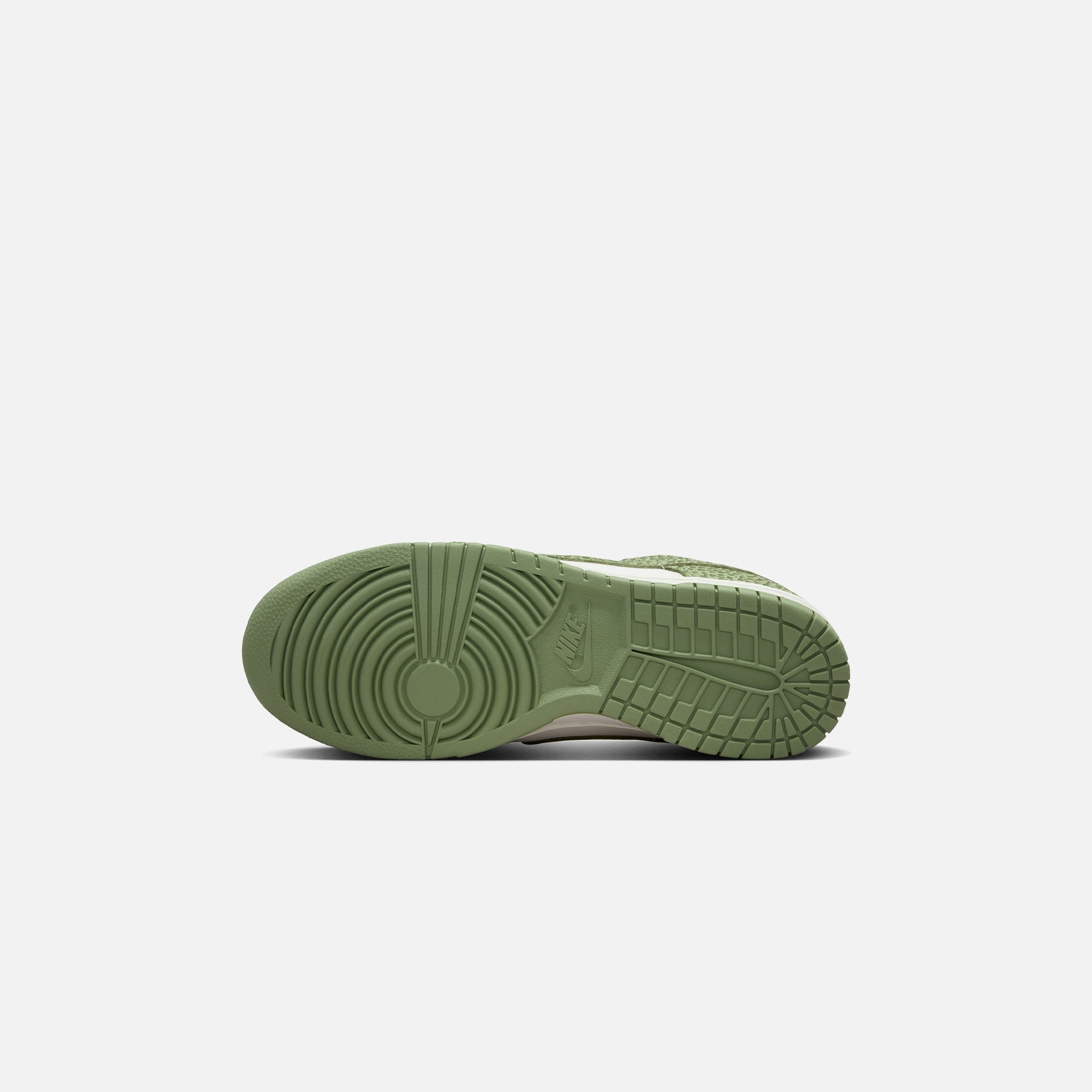 Nike WMNS Dunk Low PRM - Oil Green / Oil Green / Treeline / Sail