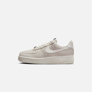 Nike WMNS Air Force 1 `07 PRM - Oly Phantom / Metallic Silver / Sail