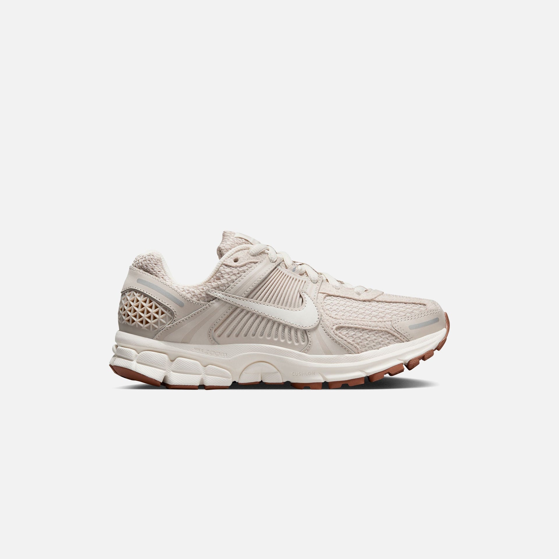 Nike WMNS Zoom Vomero 5 - Light Orewood Brown / Sail / Metallic Silver / Gum Medium Brown