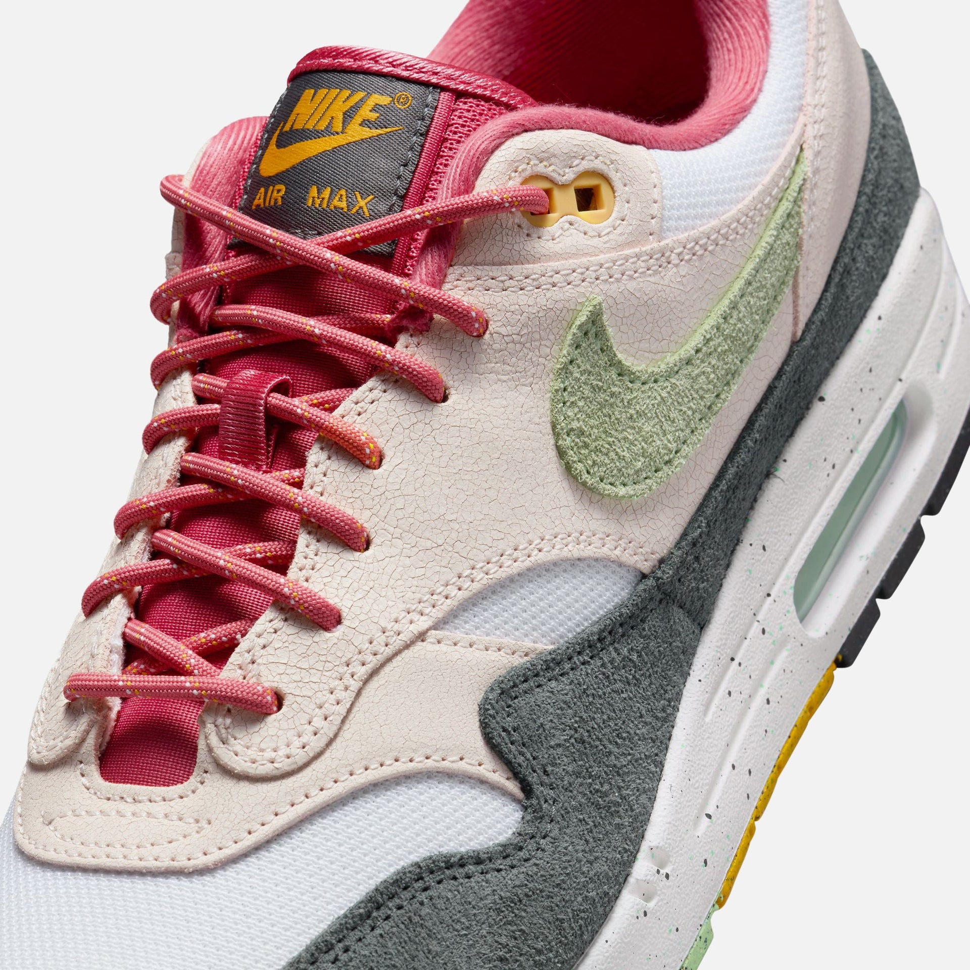 Nike Air Max 1 - Light Soft Pink / Vapor Green / Anthracite