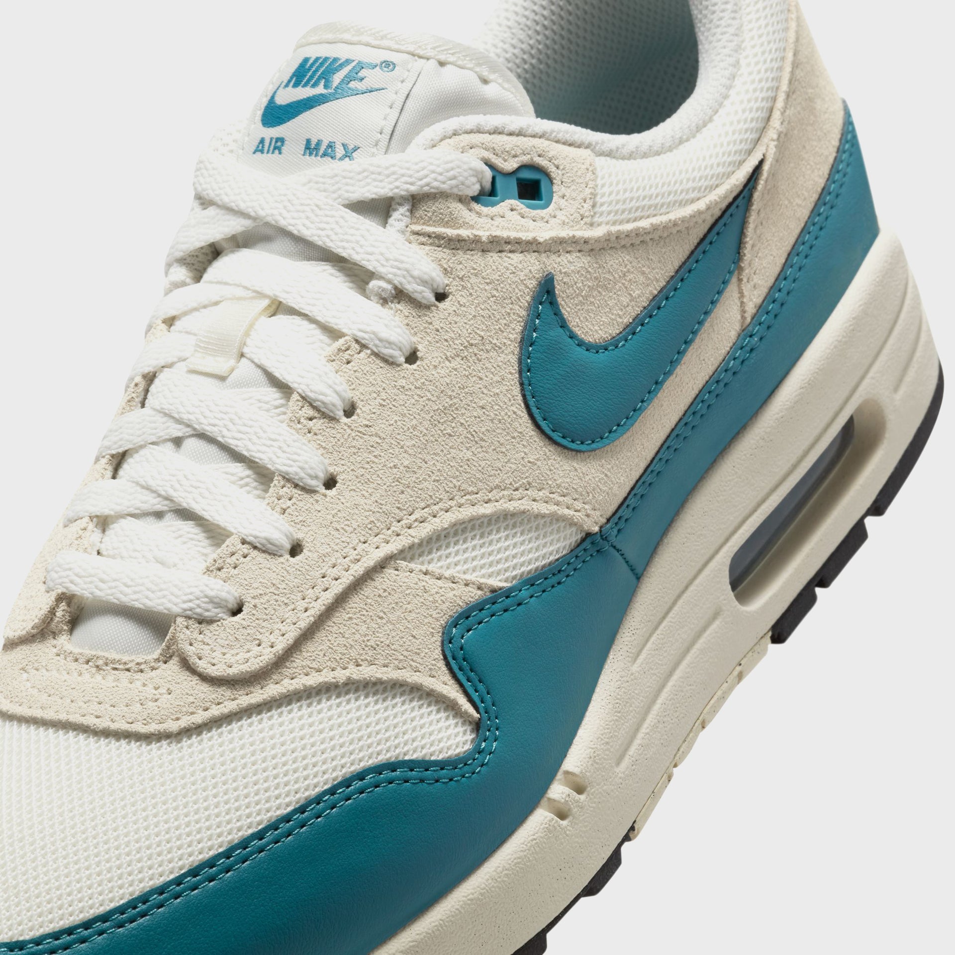 Nike Air Max 1 Ess - Soft Pearl / Smokey Blue