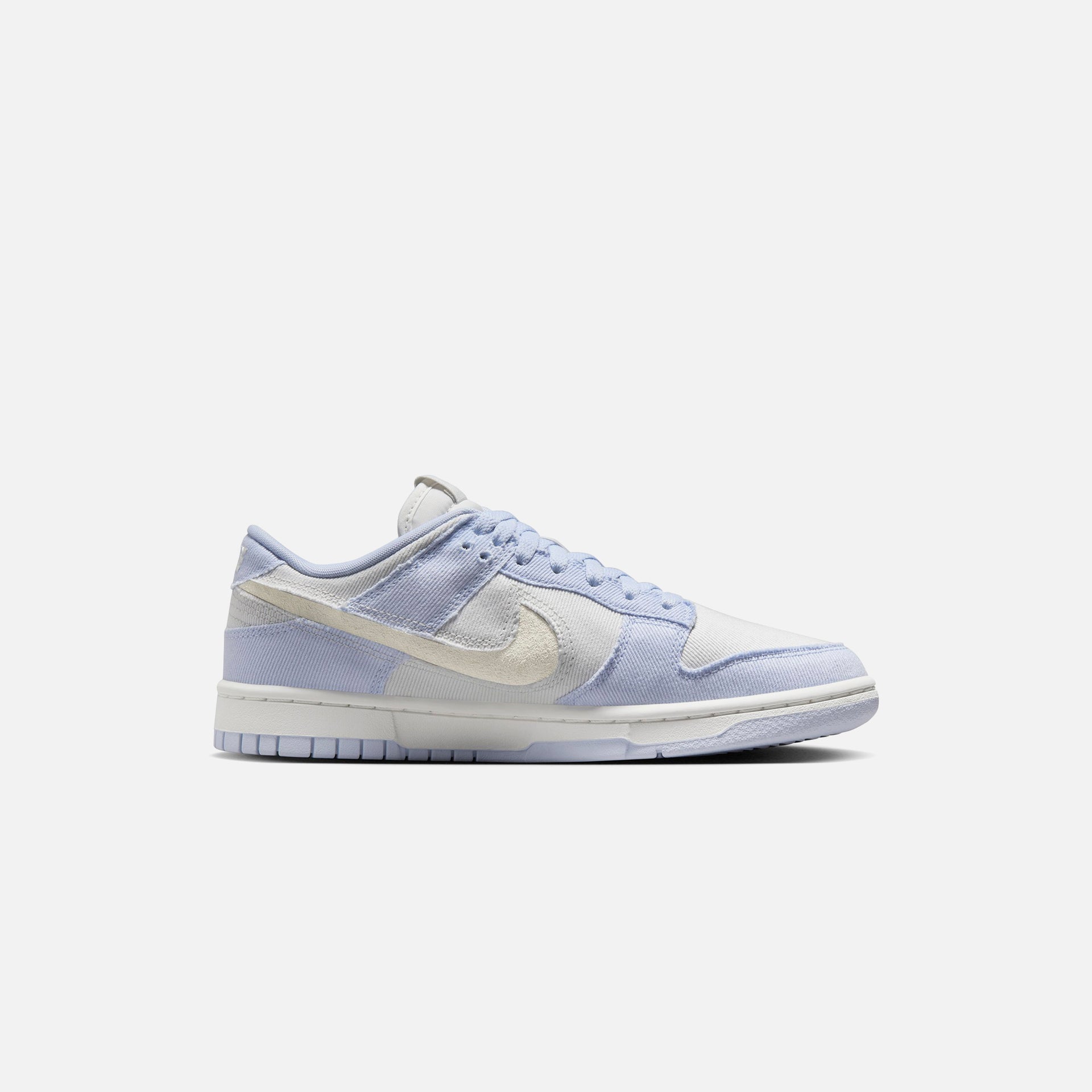 Nike WMNS Dunk Low - Sea Ghost / Summit White / Platinum