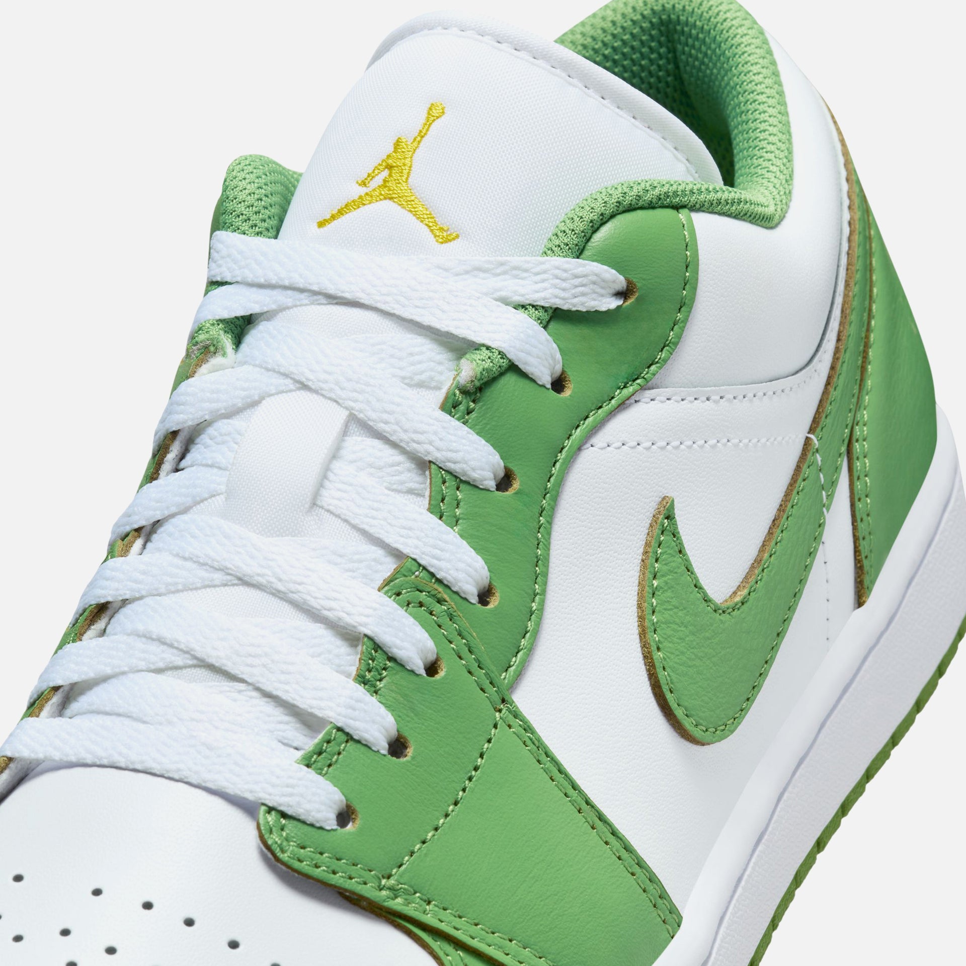 Jordan Air Jordan 1 Low SE - White / Chlorophyll / Lightening