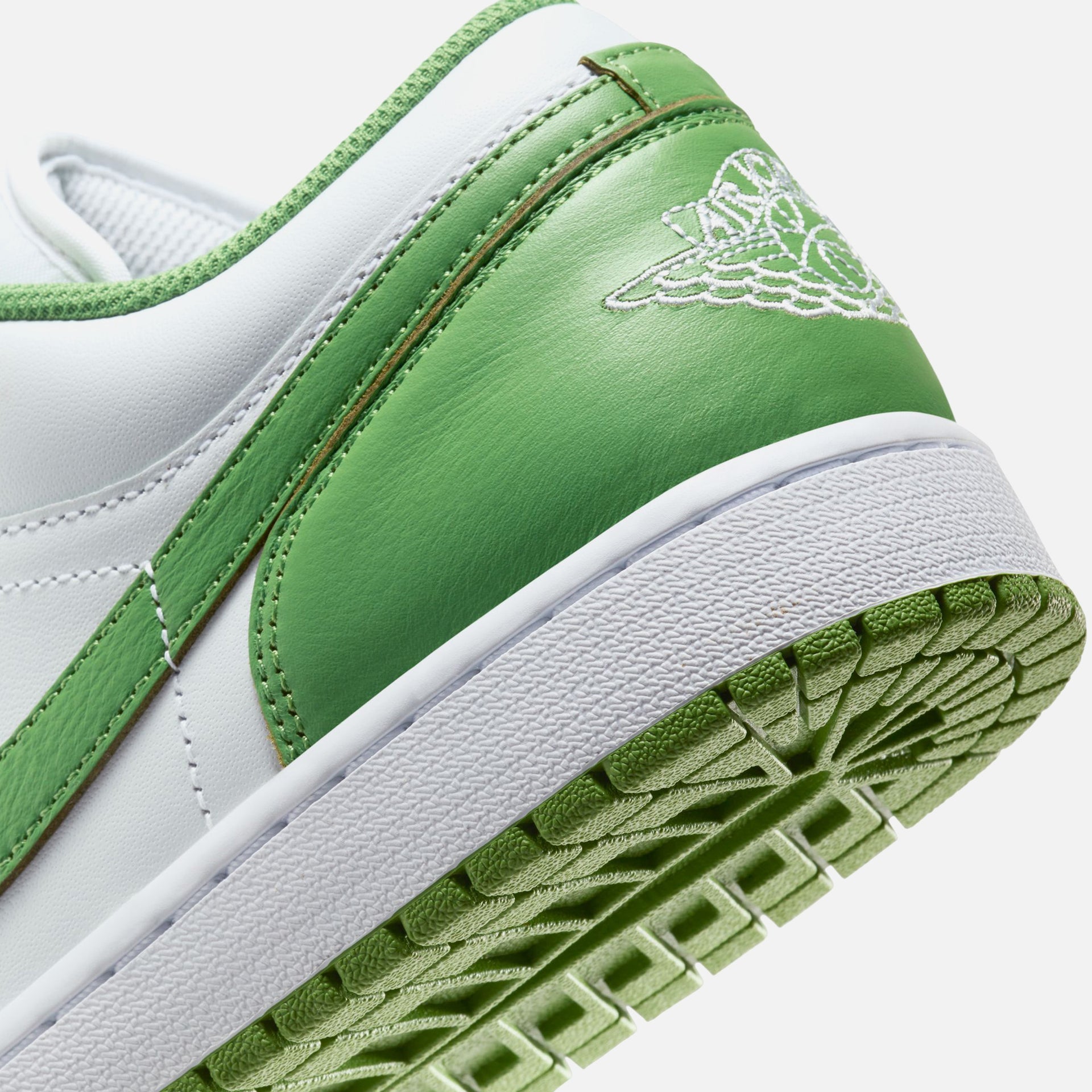 Jordan Air Jordan 1 Low SE - White / Chlorophyll / Lightening