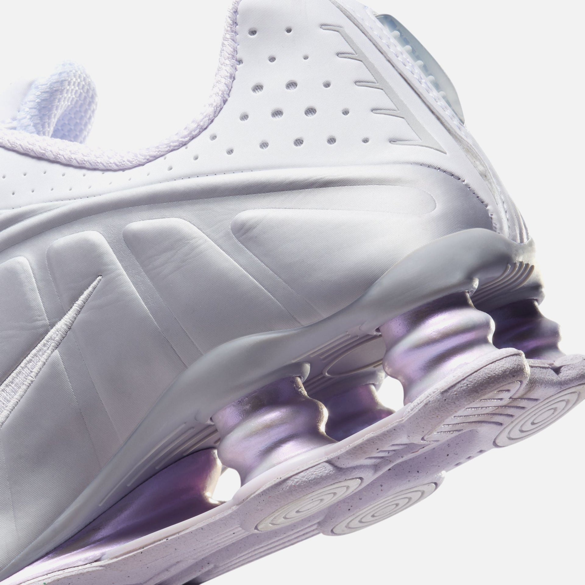 Nike WMNS Shox R4 - White / Metallic Platinum / Platinum Tint / Barely Grape