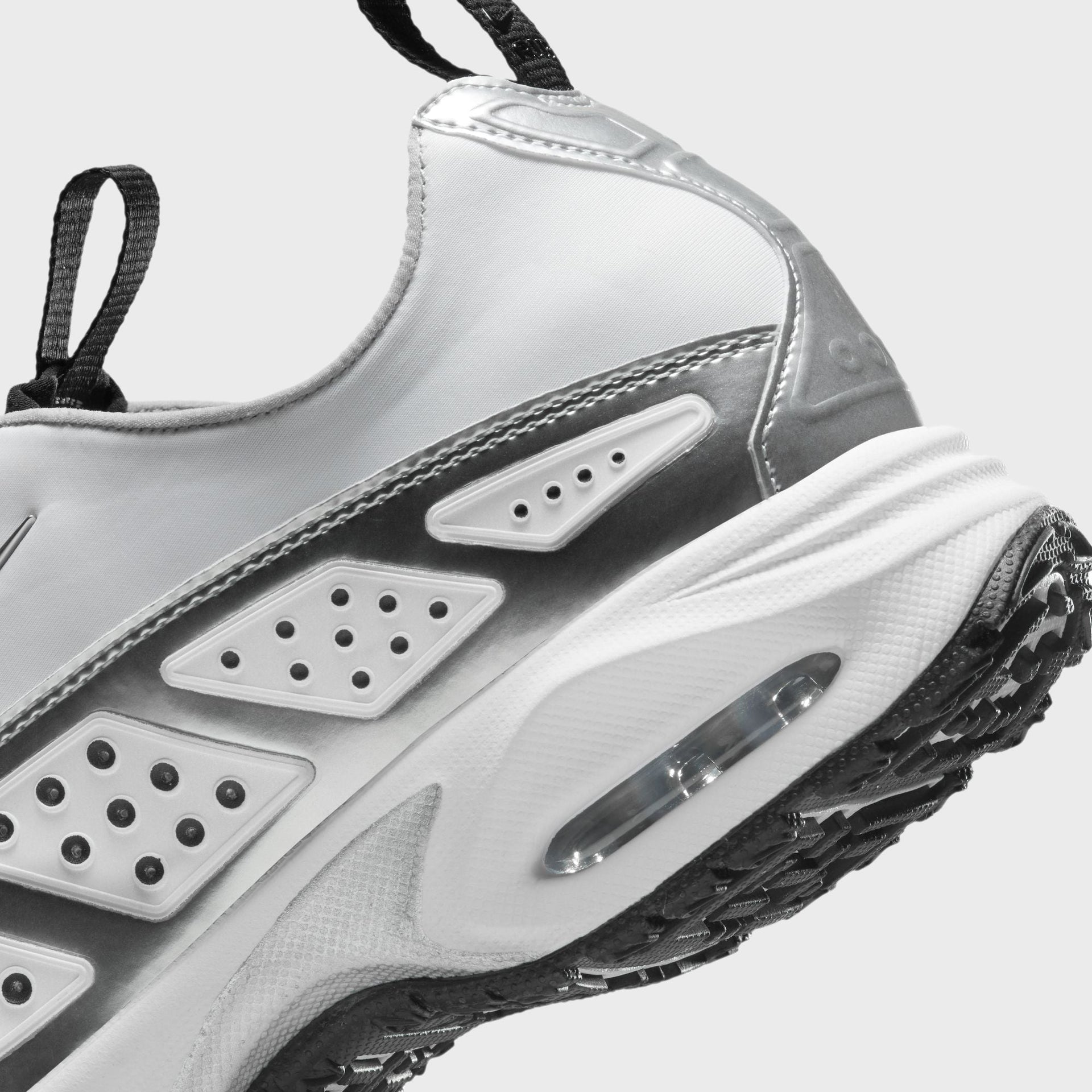 Nike Air Max Sndr - White / Metallic Silver / Black