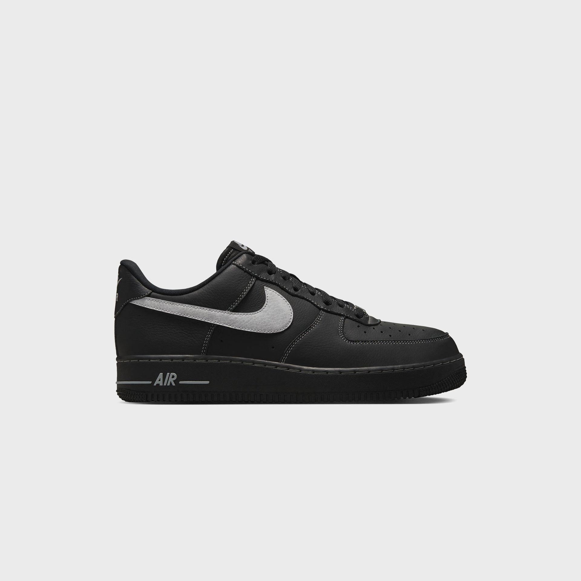 Nike Air Force 1 `07 Lv8 - Black / Wolf Grey