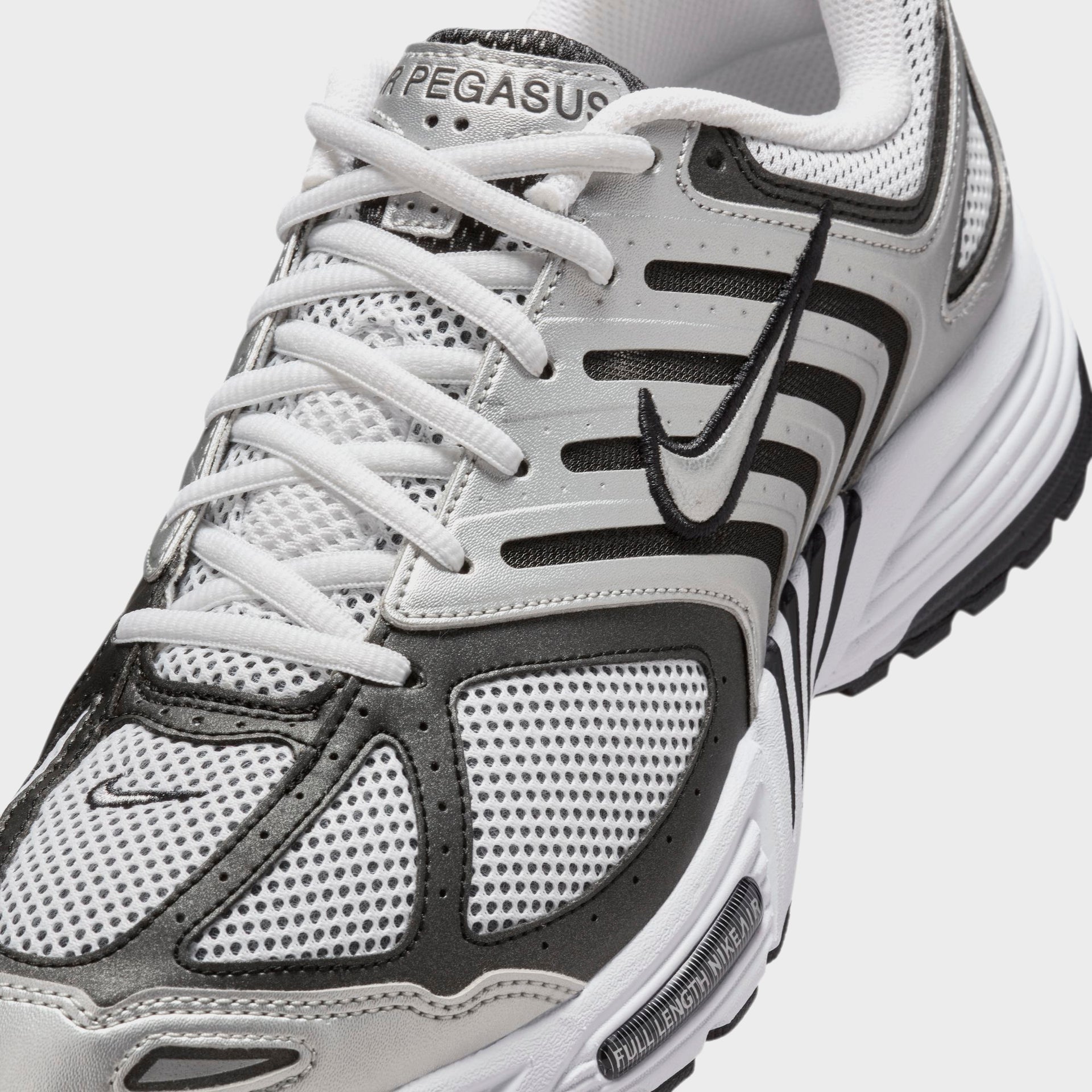 Nike Air Pegasus 2005 - Metallic Silver / White / Black