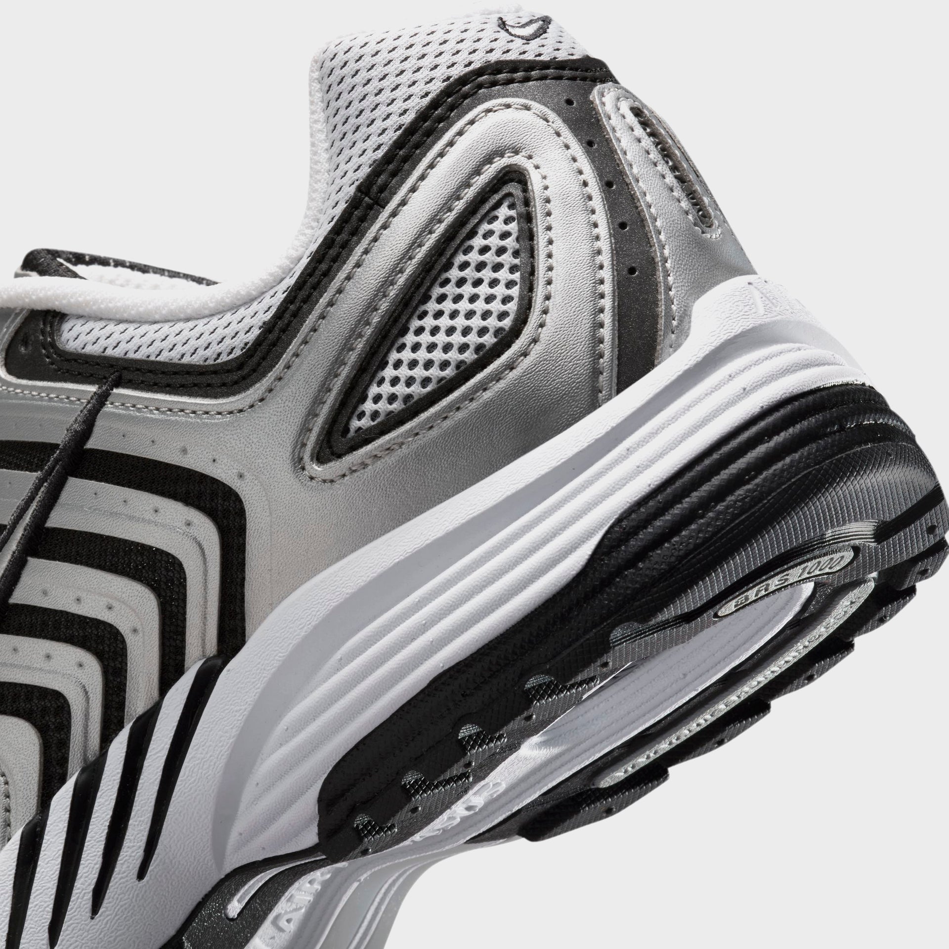 Nike Air Pegasus 2005 - Metallic Silver / White / Black
