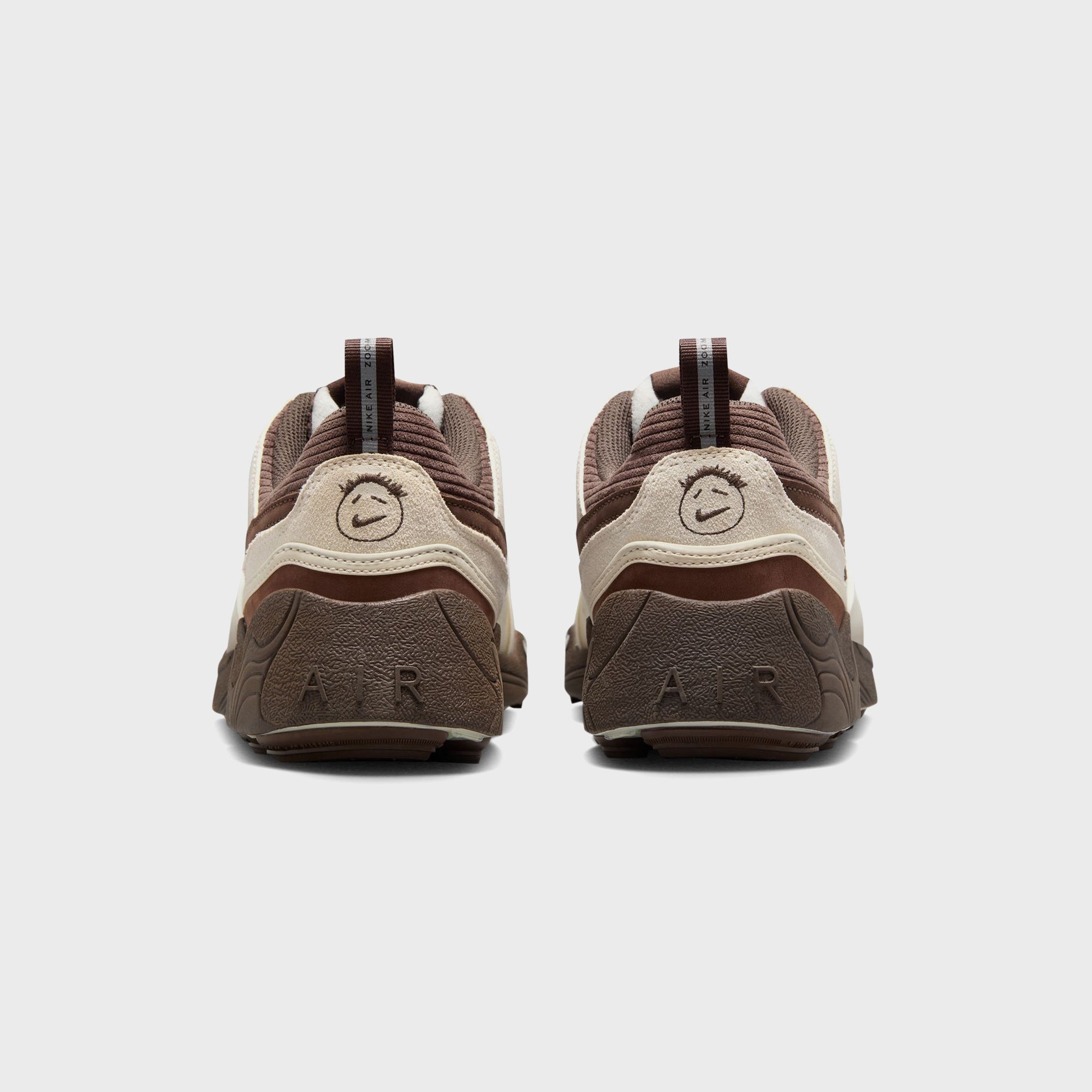 Nike x Travis Scott Jumpman Jack Zoom Field Jaxx - Leche