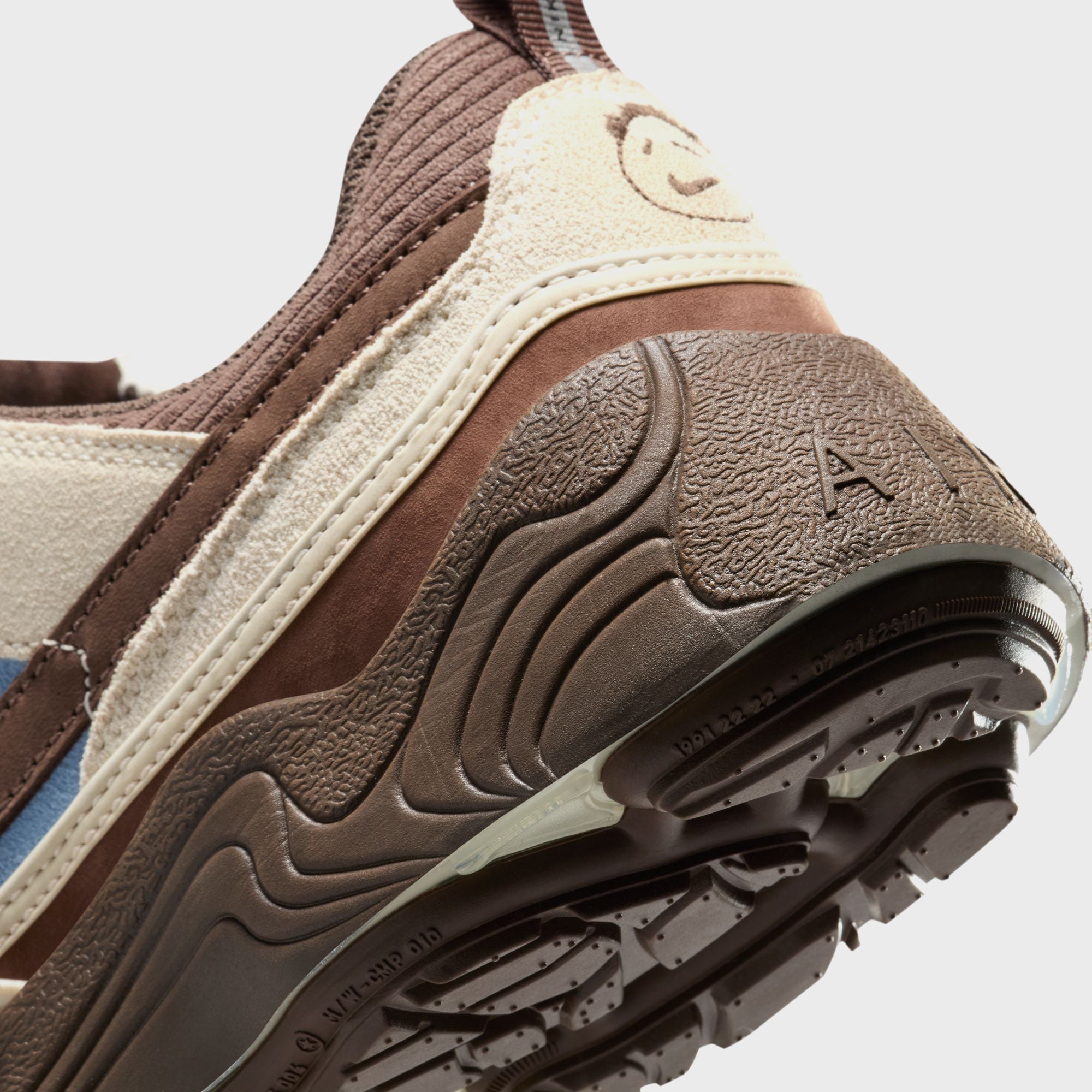 Nike x Travis Scott Jumpman Jack Zoom Field Jaxx - Leche