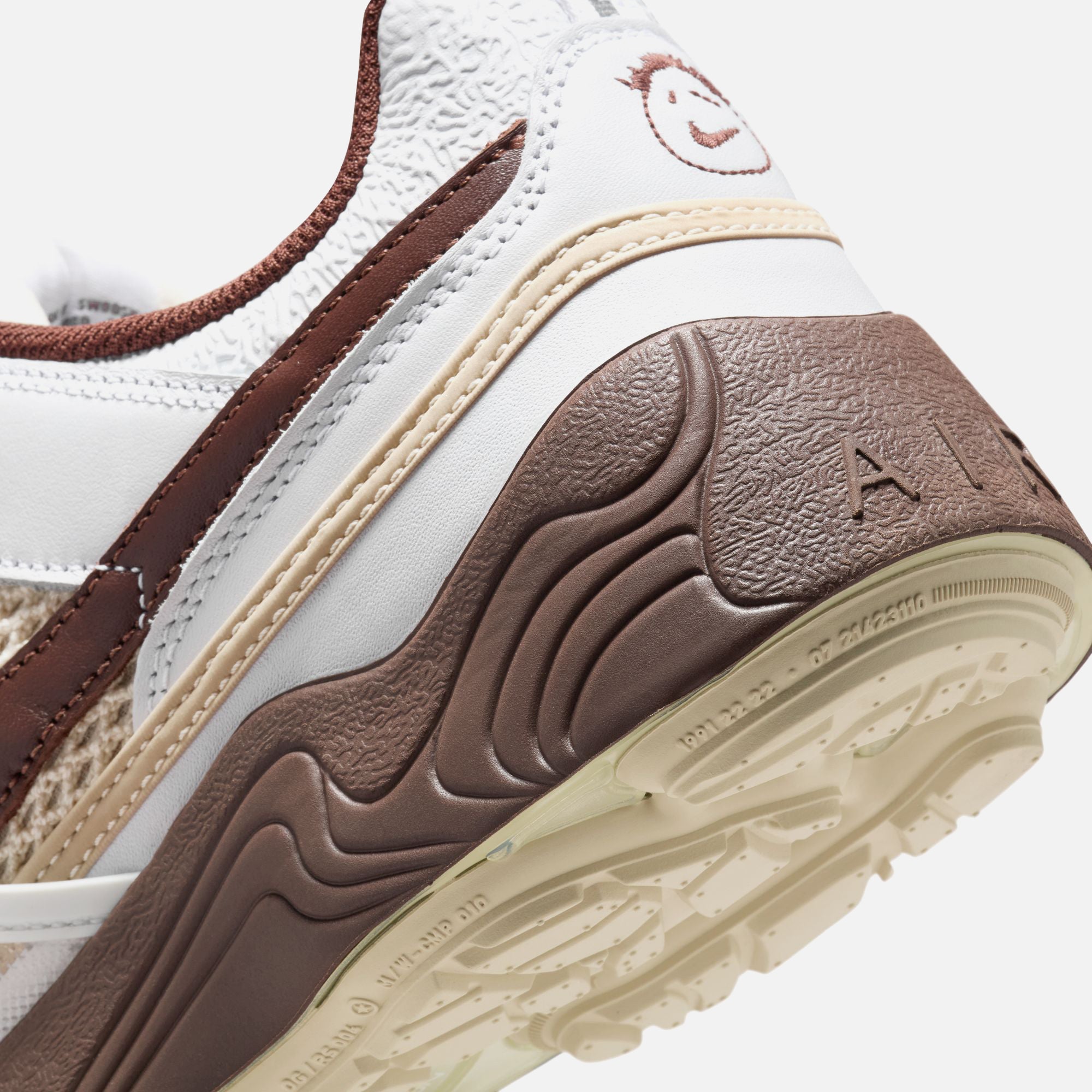 Nike x Travis Scott Jumpman Jack Zoom Field Jaxx - White / Light