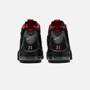 Nike Air Dt Max `96 Na -  Black / White / Team Anthracite / Metallic Silver / Fire Red