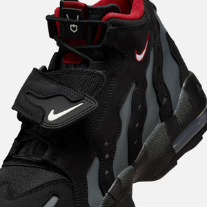 Nike Air Dt Max `96 Na -  Black / White / Team Anthracite / Metallic Silver / Fire Red