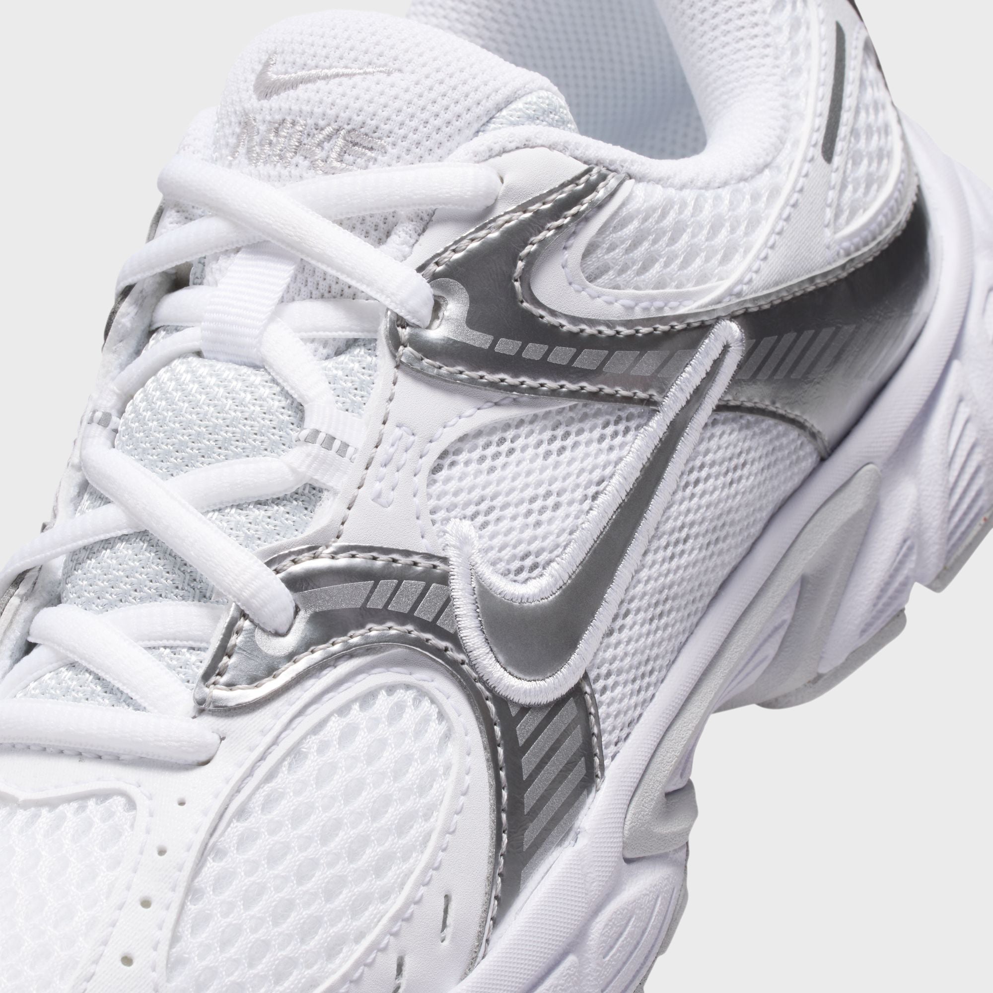Nike GS V5 Rnr - White / Metallic Silver / Pure Platinum – Kith Canada