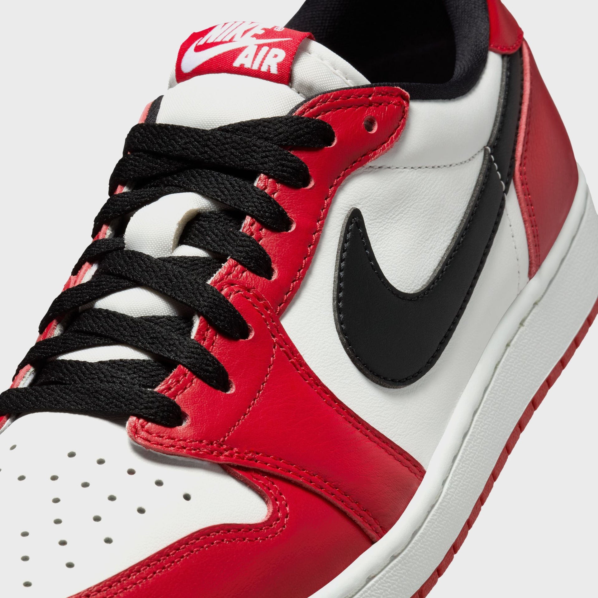 Jordan Air Jordan 1 Retro Low OG - Varsity Red / Black / Summit White
