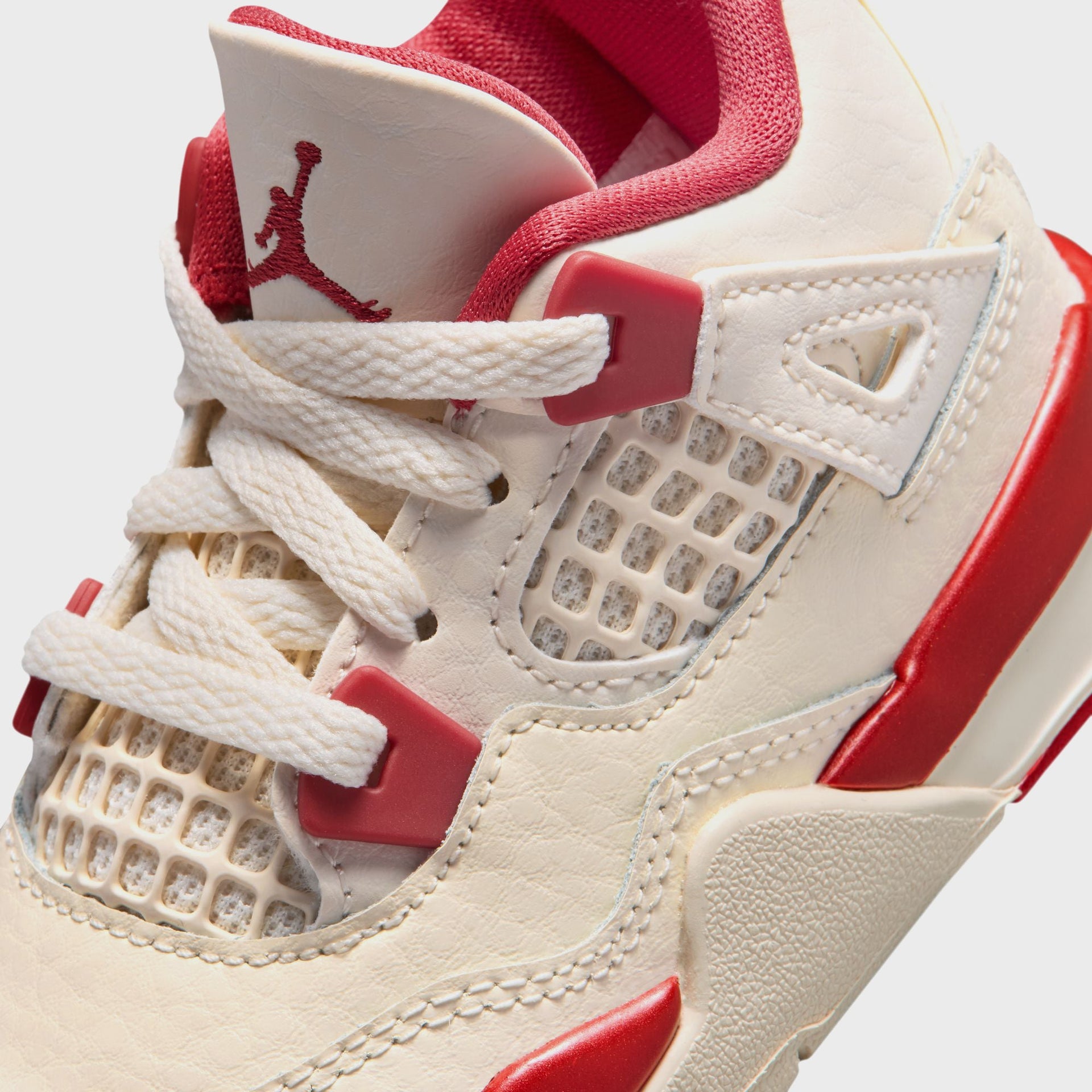 Jordan TD Air Jordan 4 Retro - Pale Ivory / Tough Red
