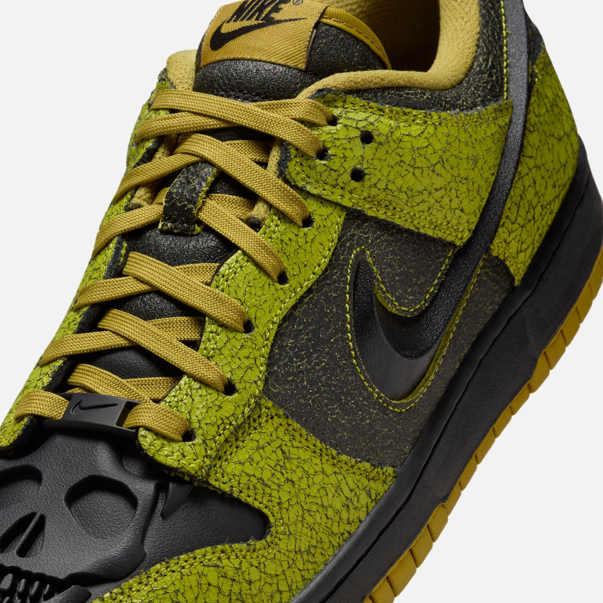 Nike Dunk Low Retro QS - Bright Cactus / Black / Green Curry