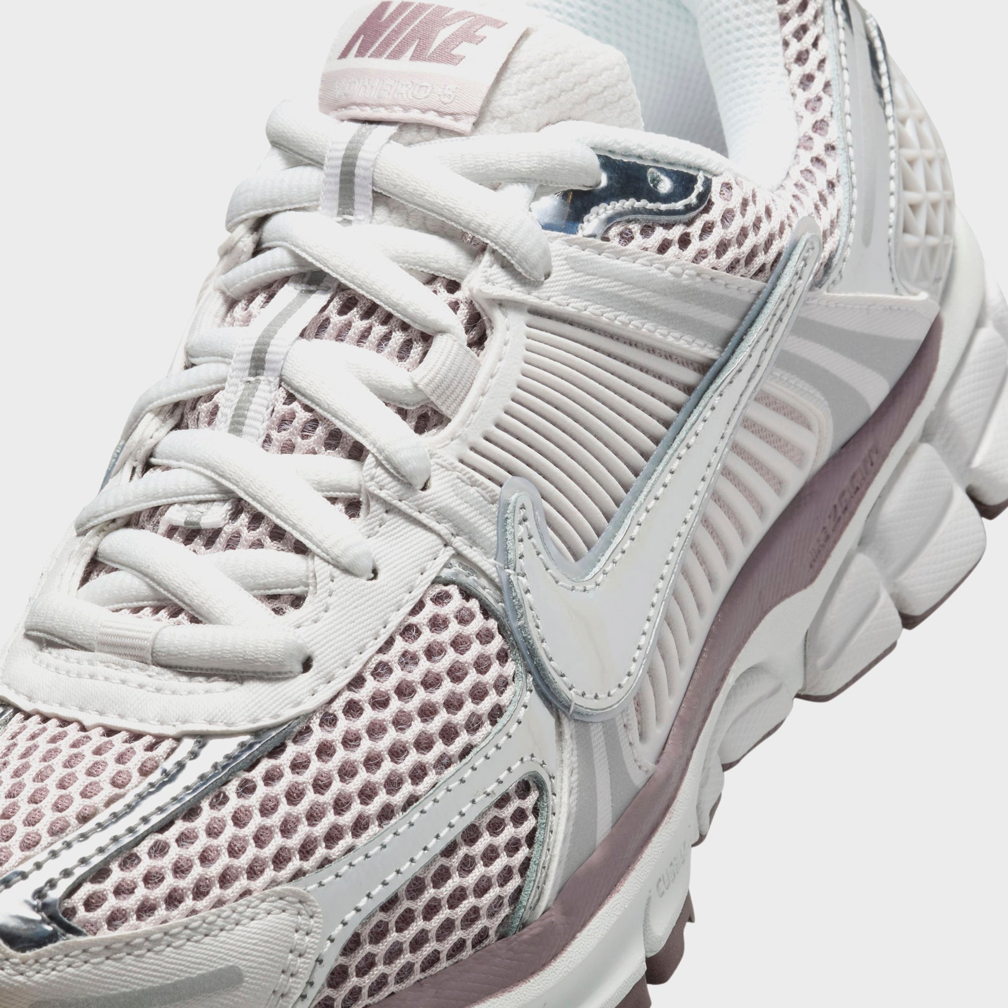 Nike WMNS Zoom Vomero 5 - Vast Grey / Metallic Silver / Platinum