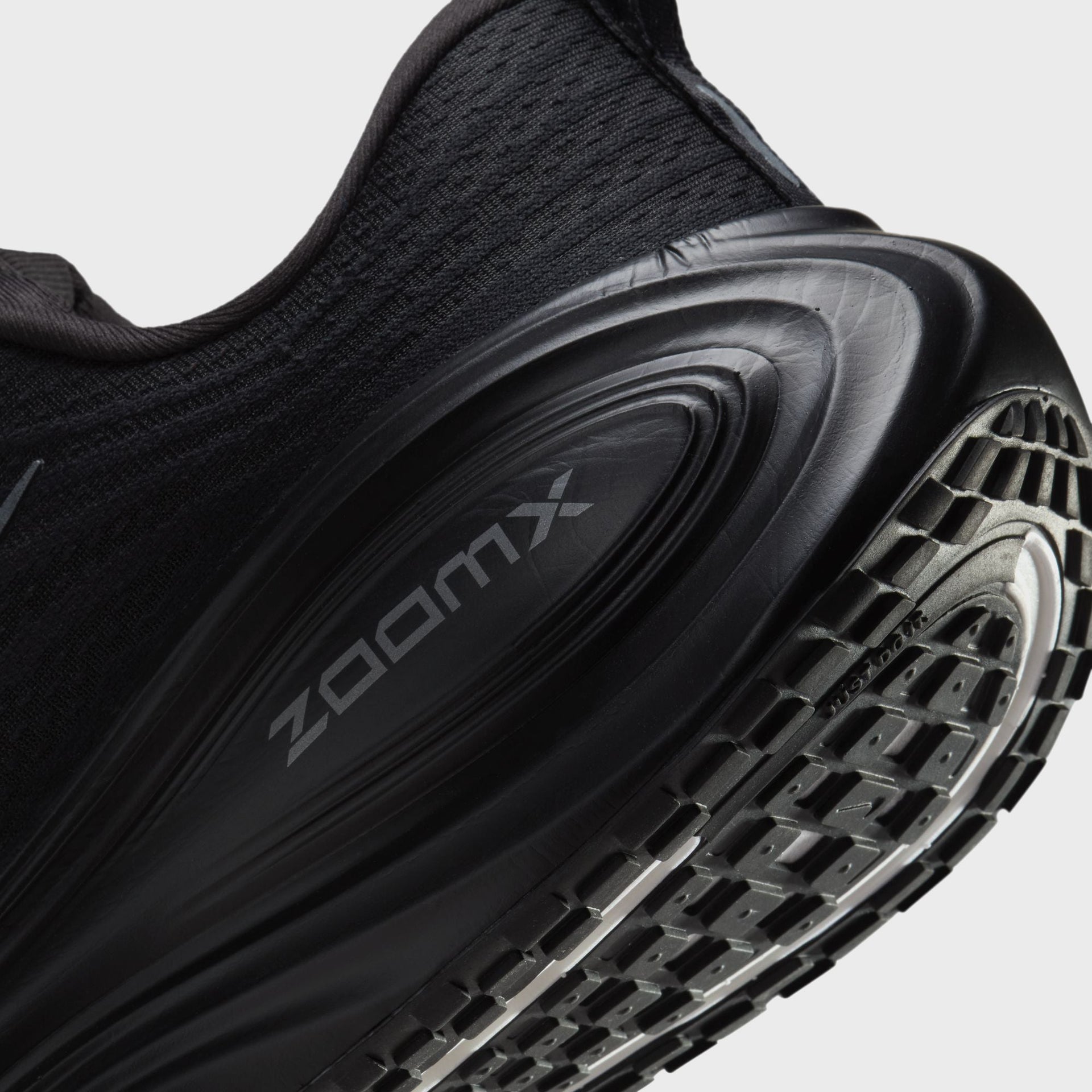 Nike Vomero Plus - Black / Dark Smoke Grey / Metallic Dark Grey