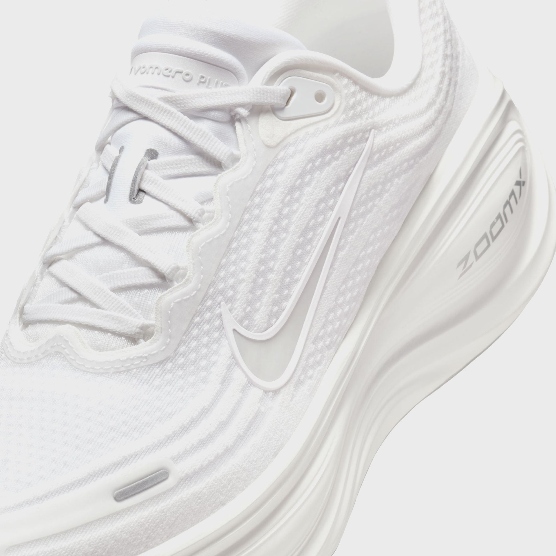 Nike Vomero Plus - White / Summit White / Photon Dust