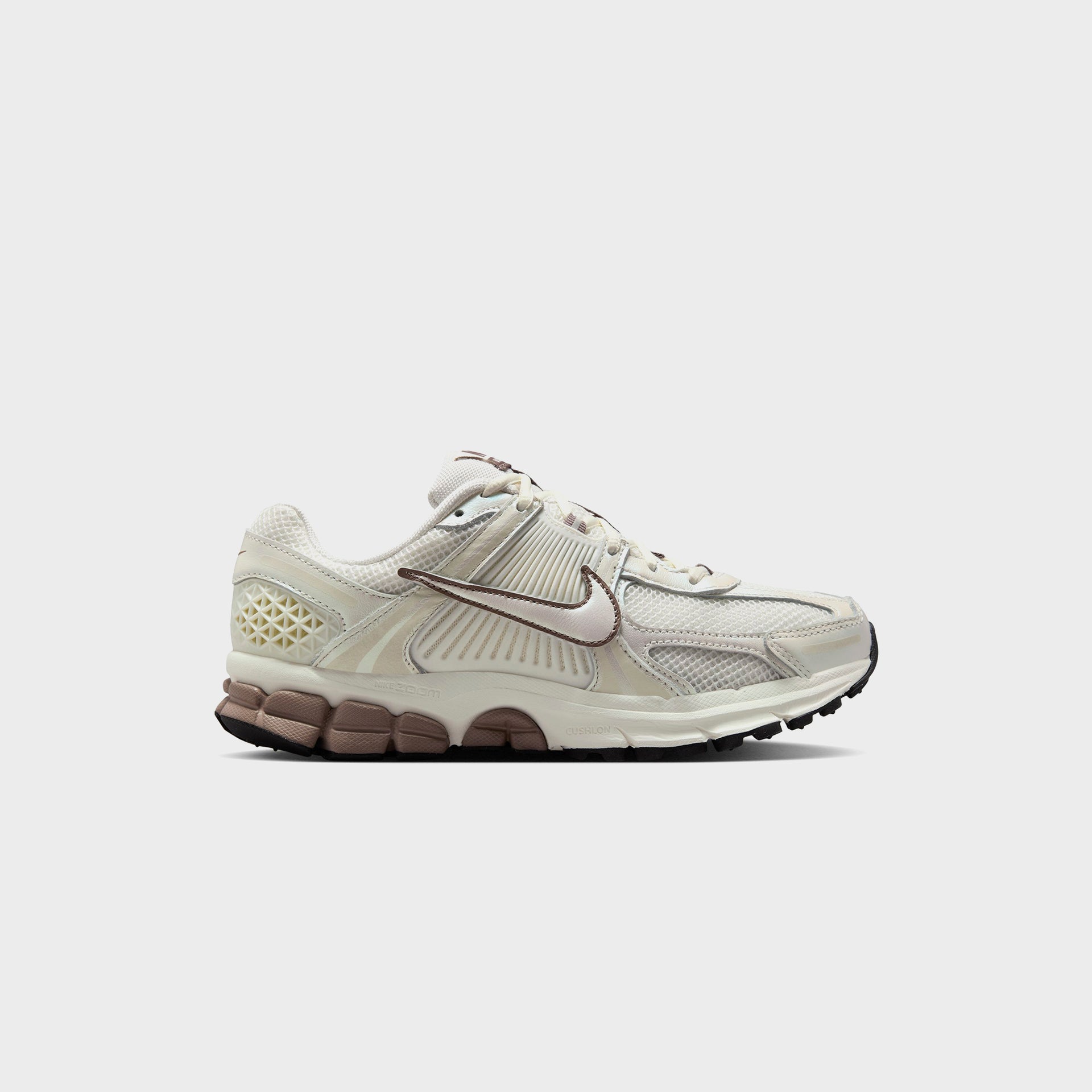 Nike WMNS Zoom Vomero 5 - Sail / Mink Brown / Black