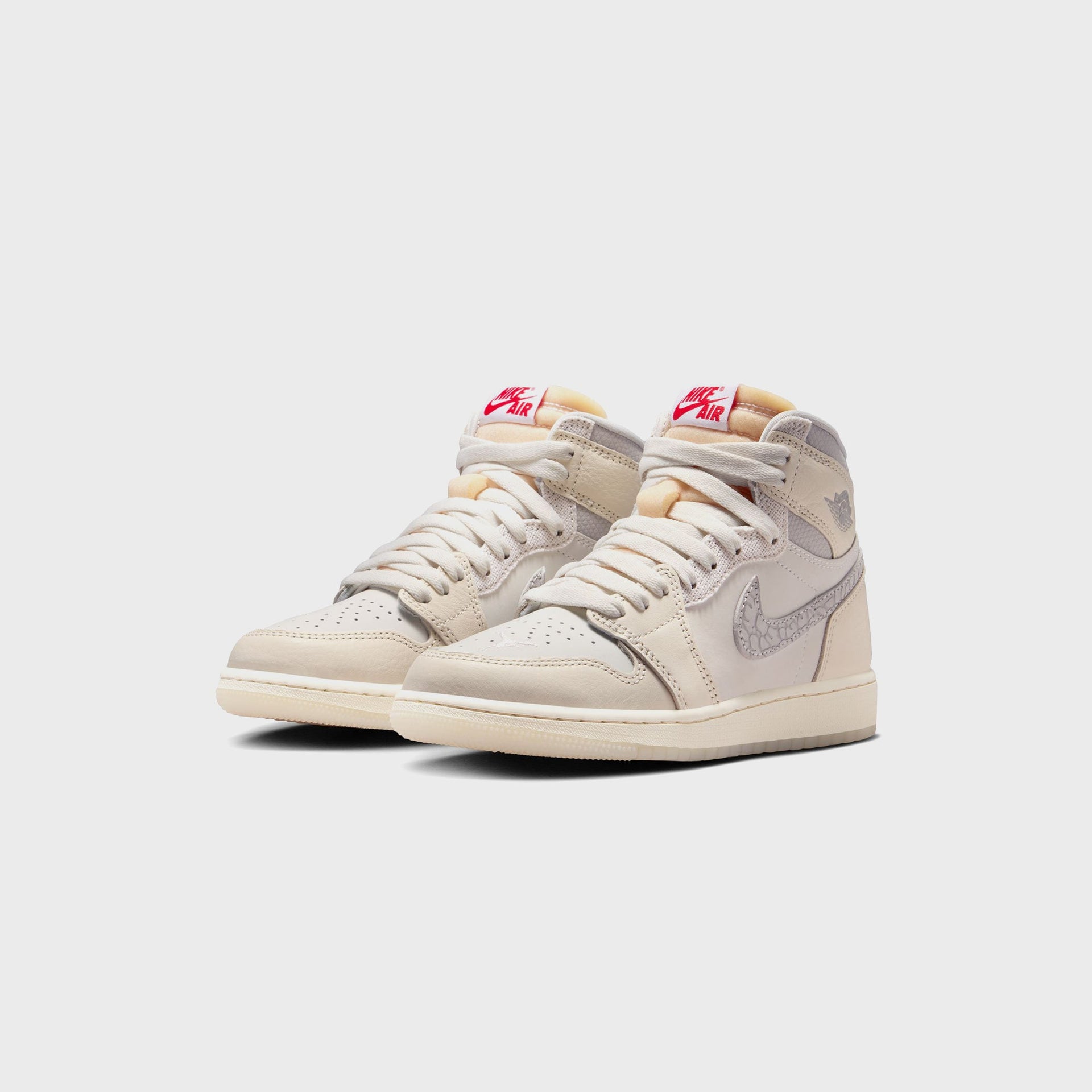 Jordan GS Air Jordan 1 Retro High OG - Sail / University Red / Pale Ivory / Coconut Milk / Phantom