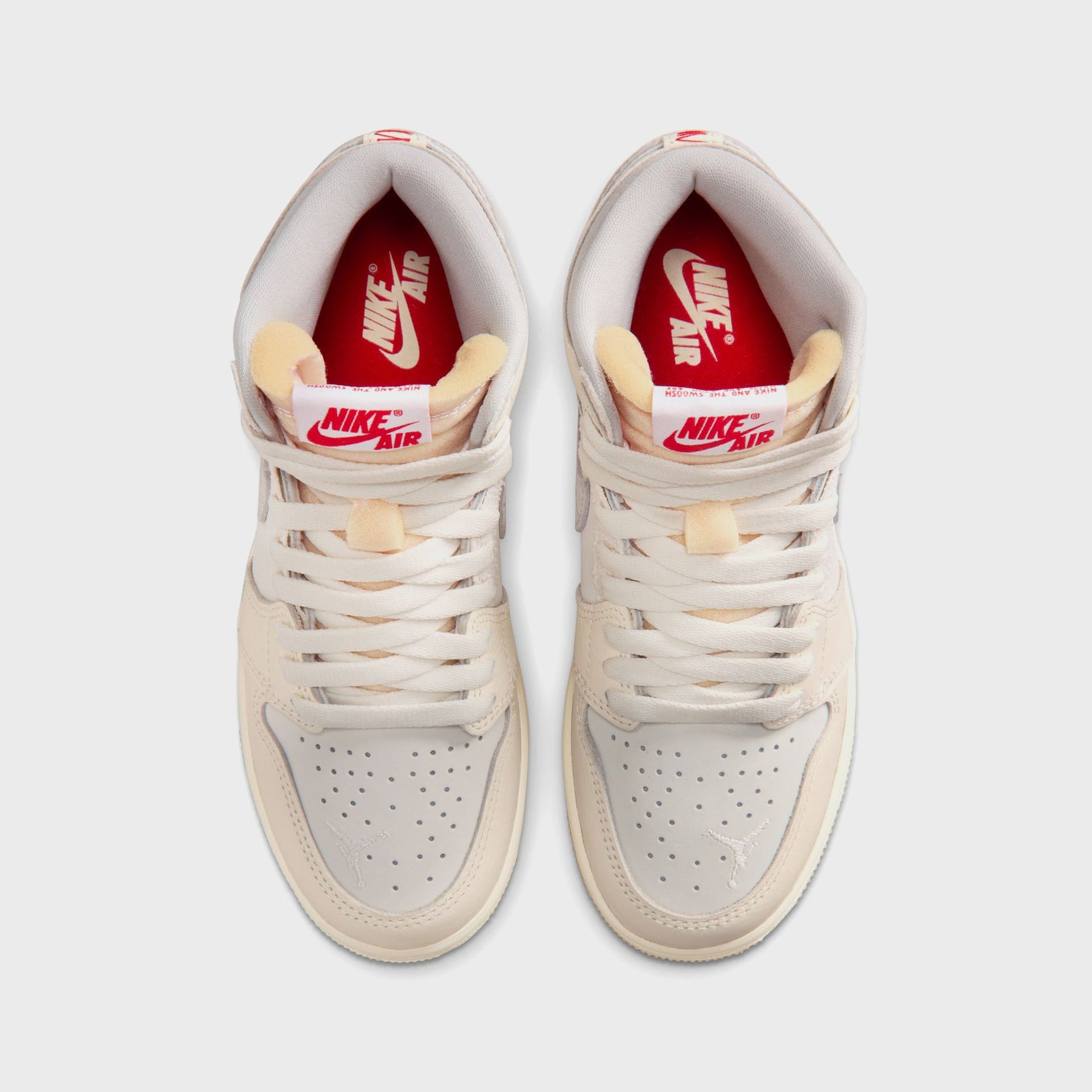 Jordan GS Air Jordan 1 Retro High OG - Sail / University Red/ Pale Ivory / Coconut Milk / Phantom